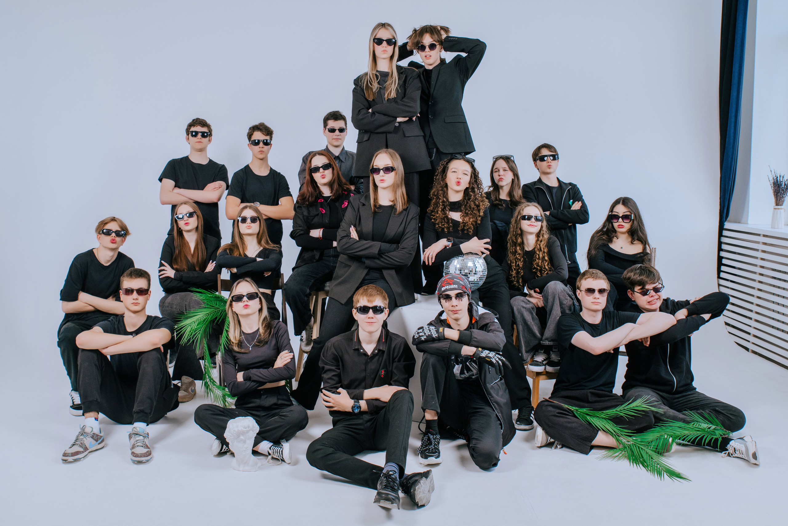 Гимназия им. Сайбеля — Выпуск 2024, 9 класс. Фотограф Ярмишко Дарья. Выпускные фотокниги