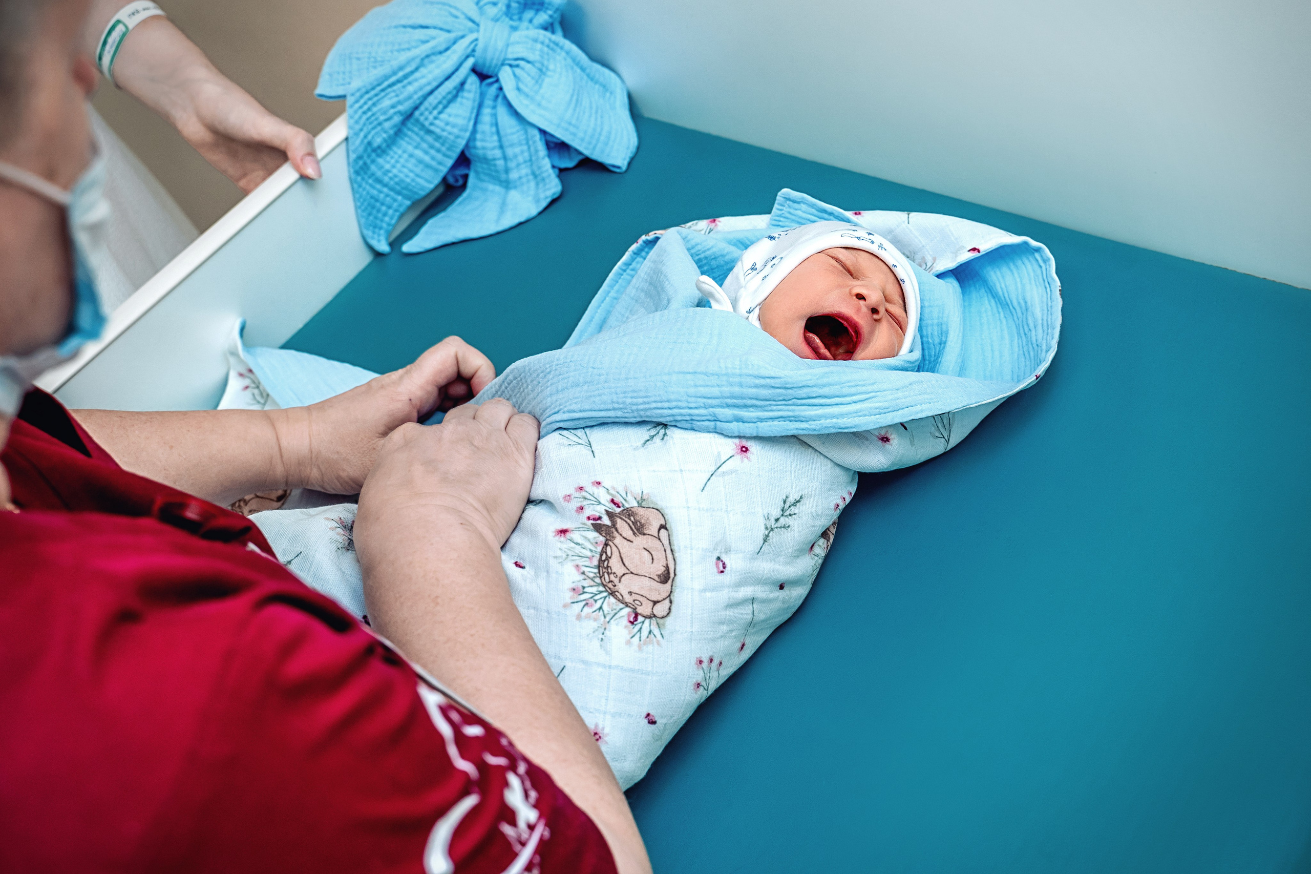 Выписка роддом 36 им Иноцемцева. Фотограф на выписку из роддома Москва. Фотограф \ Видеограф на Крещение, Венчание Москва| Семейные съемки