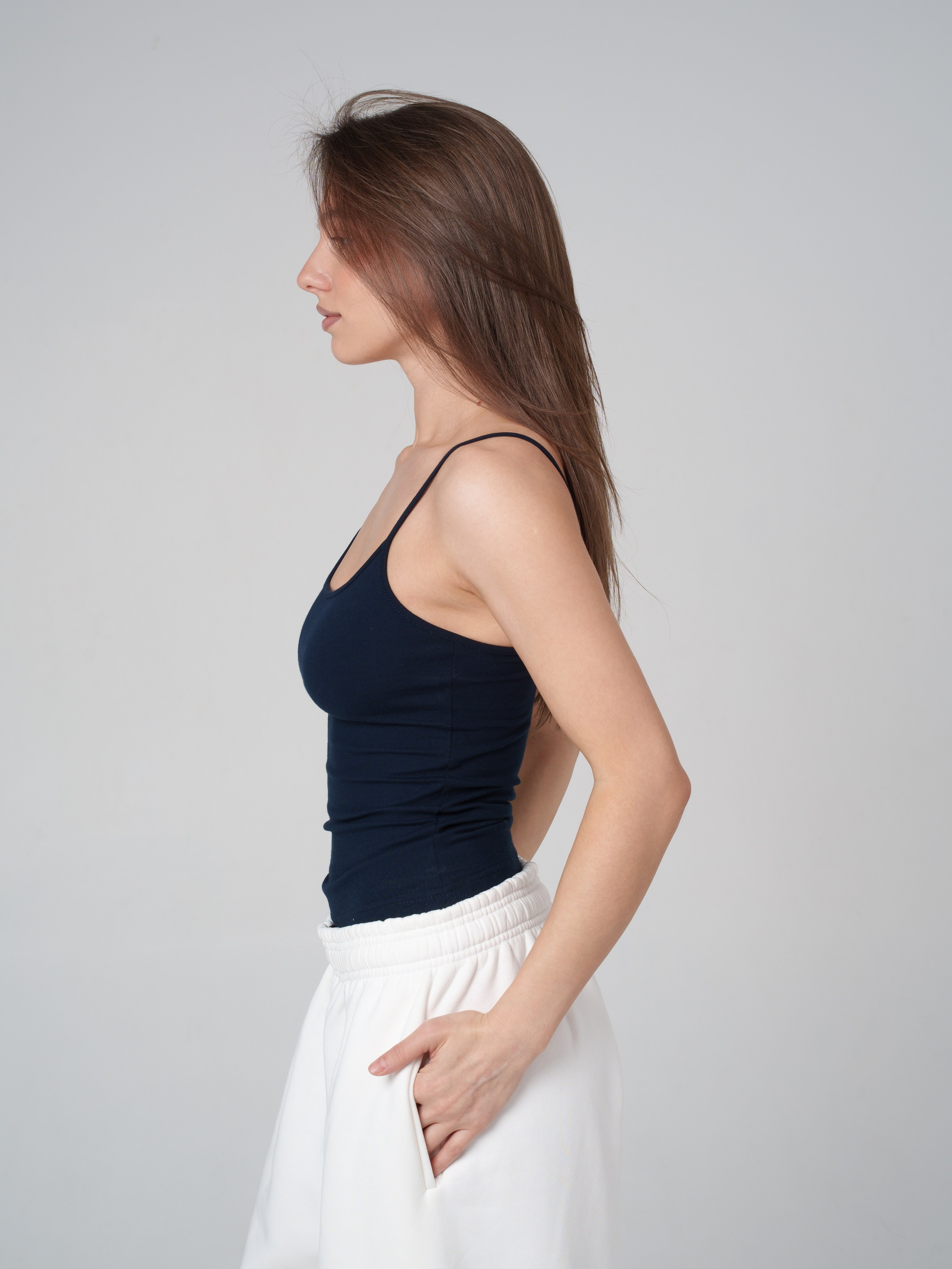 Топы на сером фоне. Иван Упоров — фотограф, рилсмейкер чебоксары