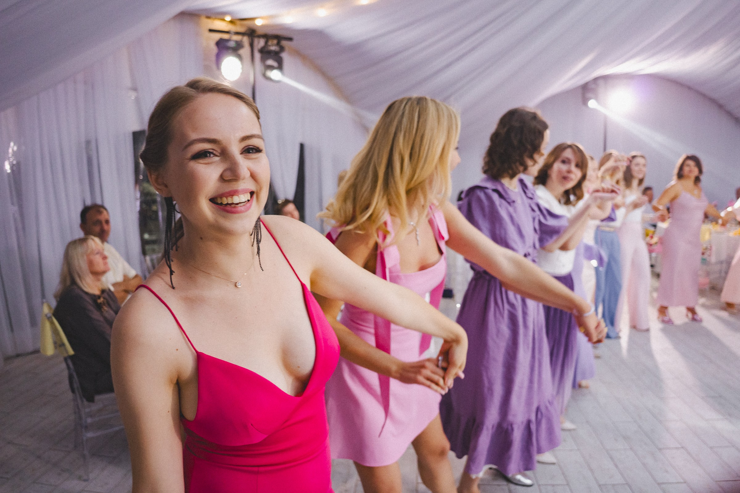 Запах цвета корал, фуксия, оранж. Свадебный фотограф Александр Осипов