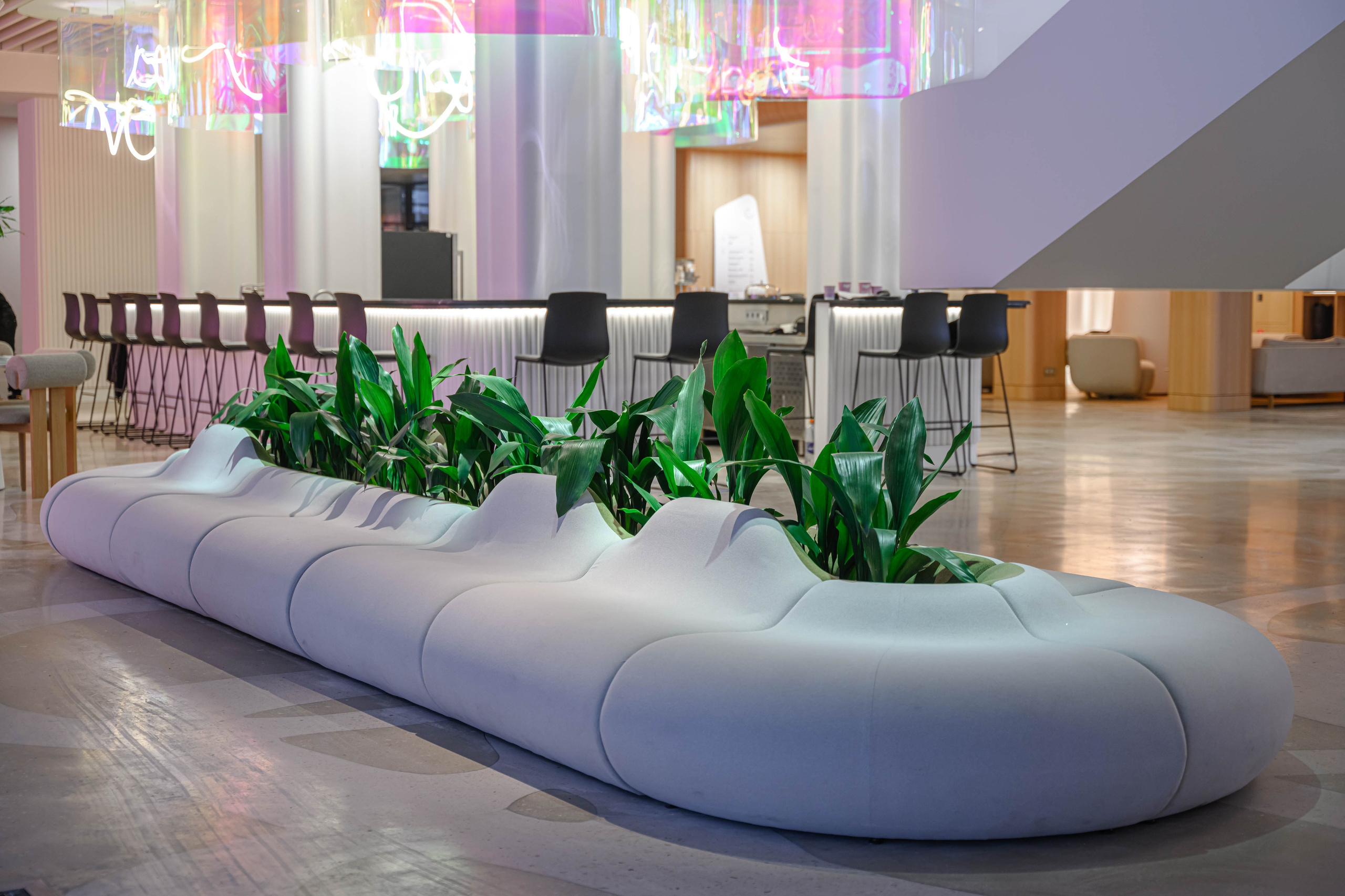 Фотосъемка мебели кофейни в холле аппартаментов Well. Интерьерный и репортажный фотограф в Санкт-Петербурге