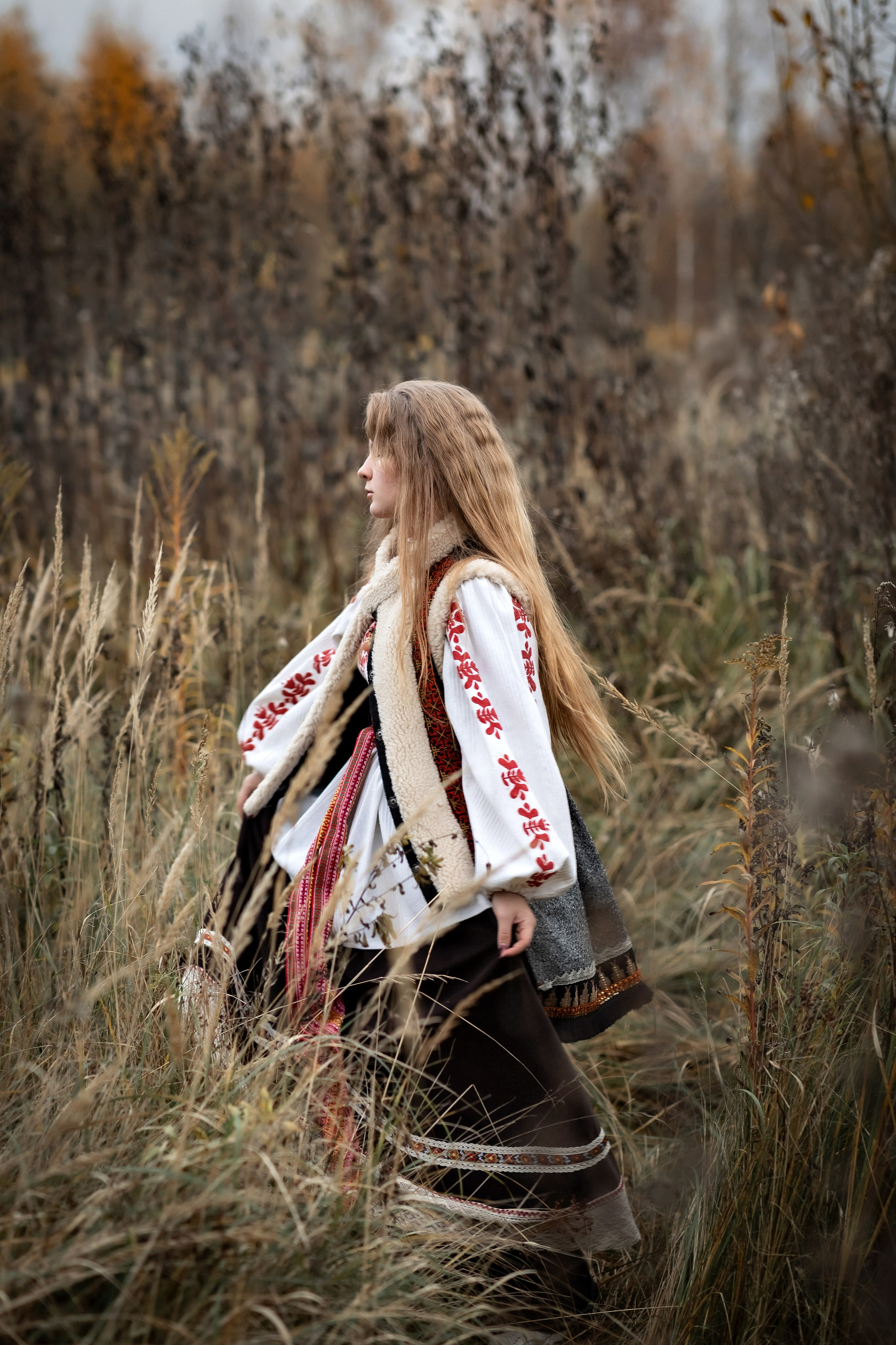 A27. Дизайнер костюмов и украшений, фотограф