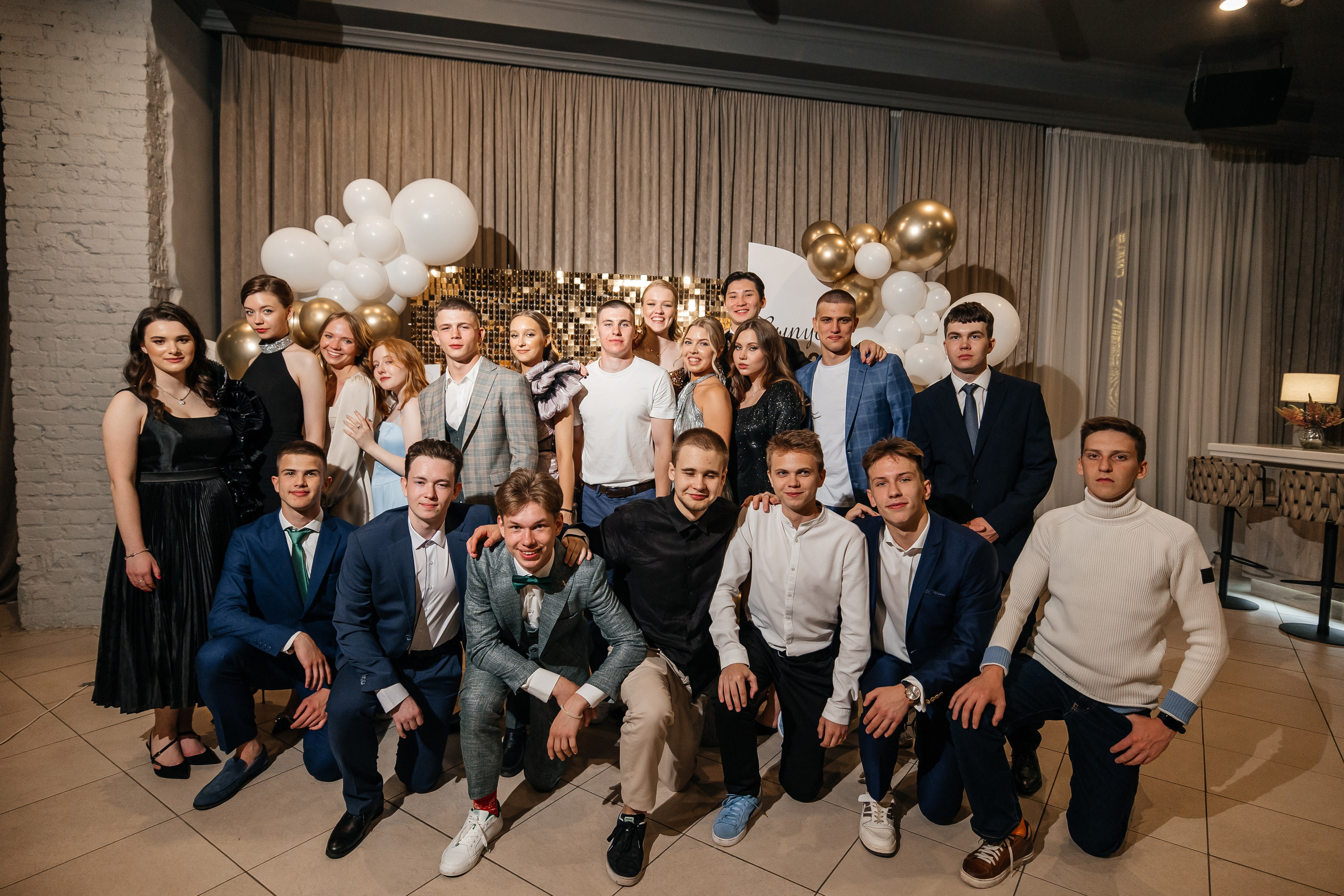 2023-06-23 Выпускной МБОУ СОШ № 10. Фотограф в Красноярске