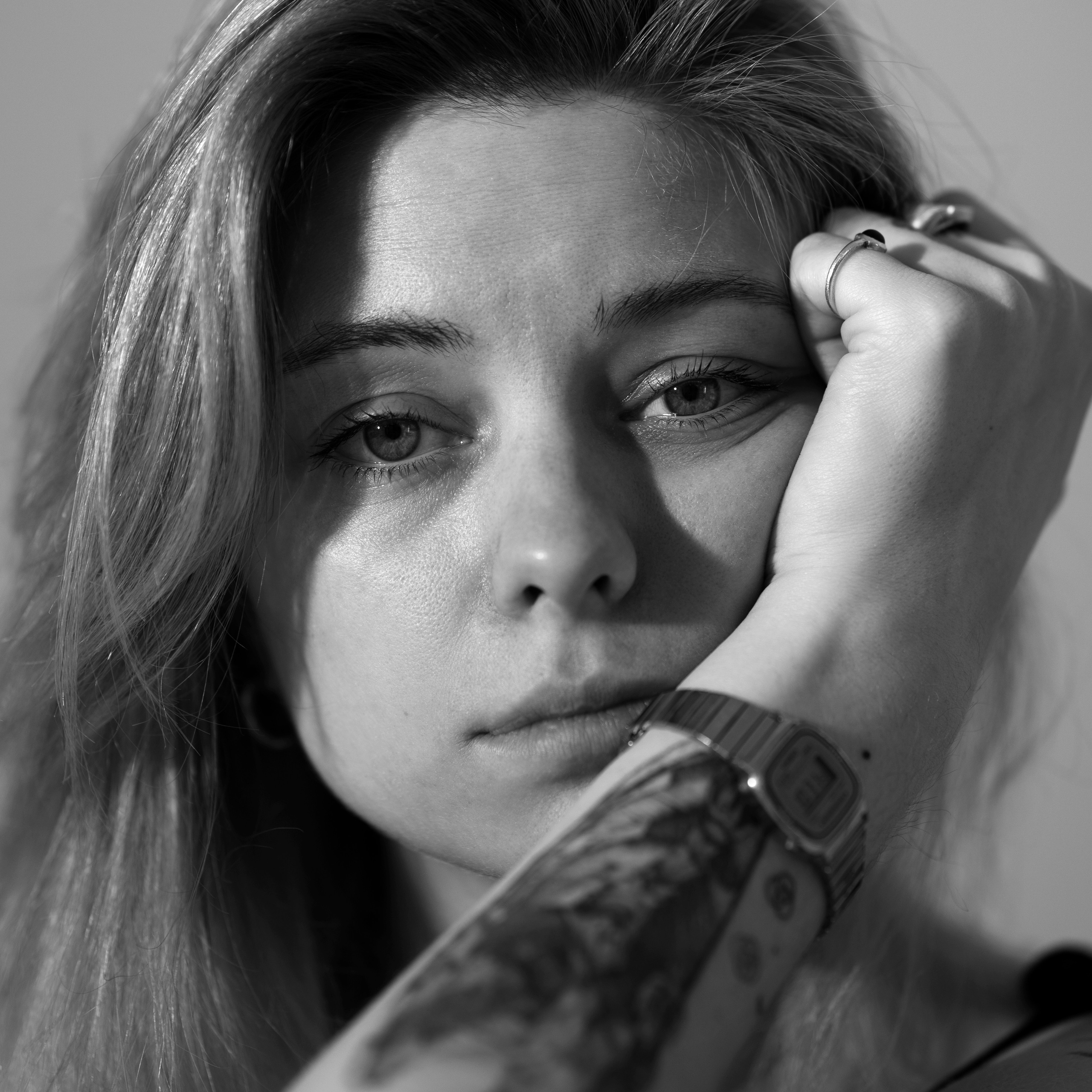 Студийная женская фотосессия в Москве. Портретный фотограф в Москве Владислав Каданцев