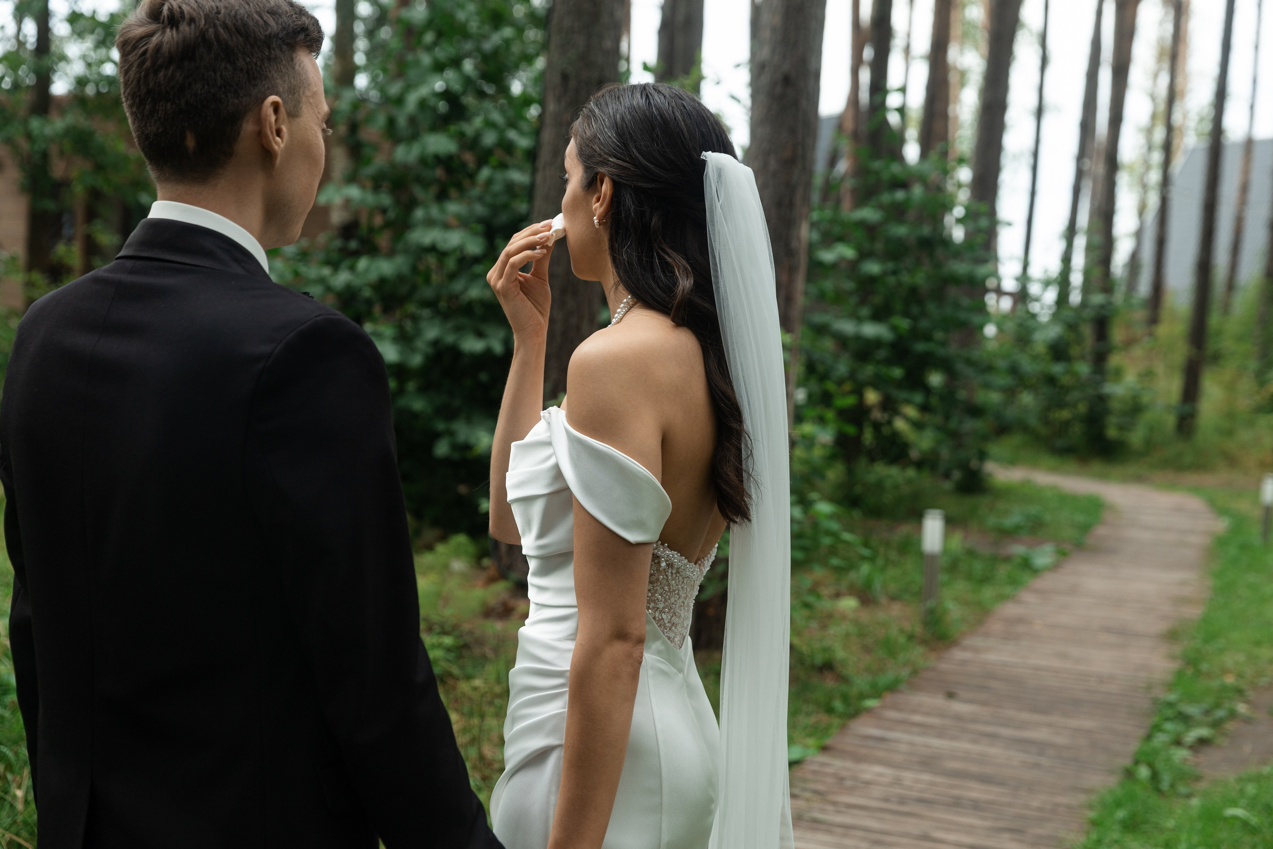 Свадебная фотосессия на берегу реки для Ивана и Влады в Н.Новгороде