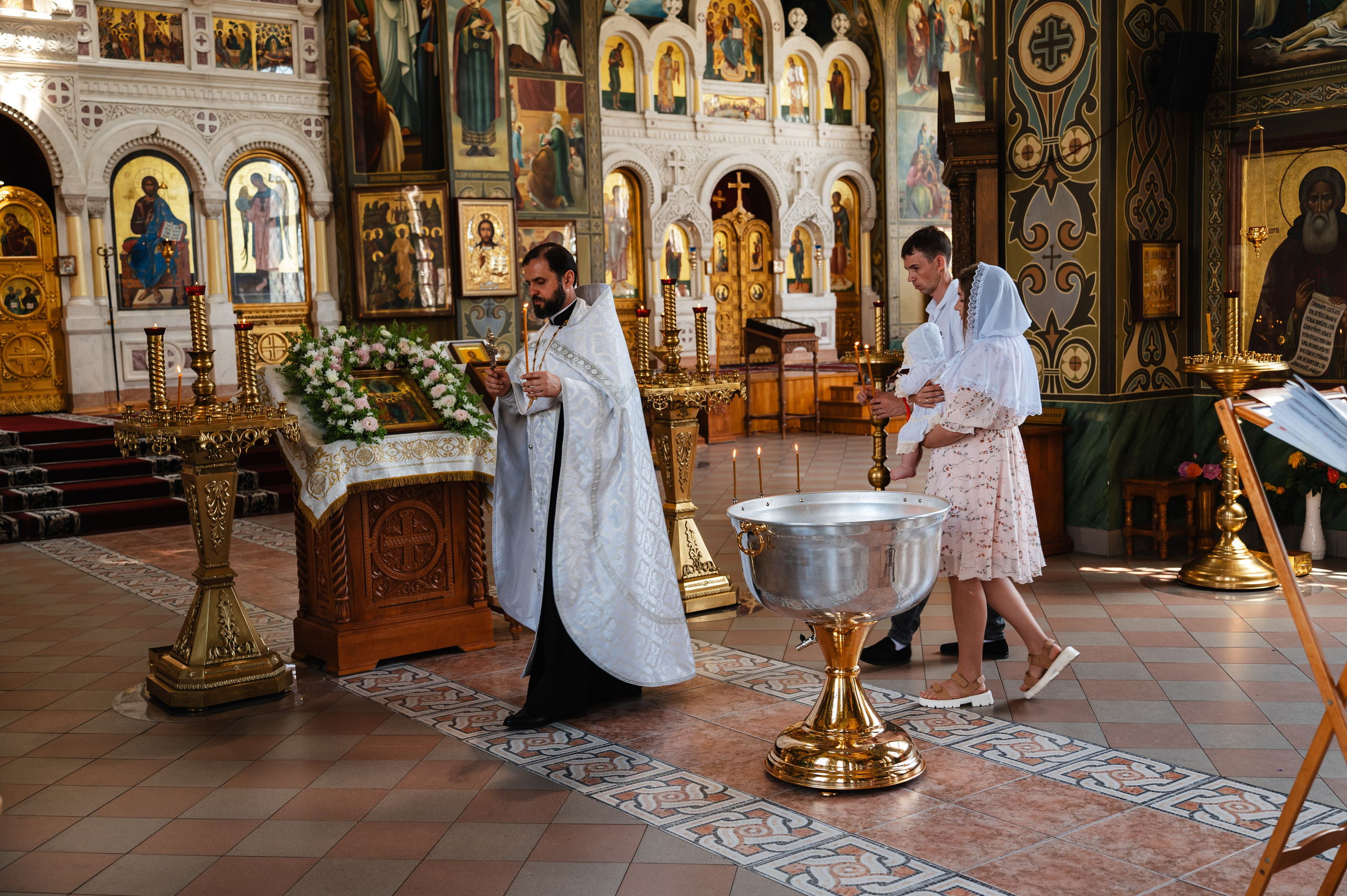Таинство Крещения Дарьи (Храм Преполовения Пятидесятницы). Фотограф Ярута Оксана / Ростов-на-Дону
