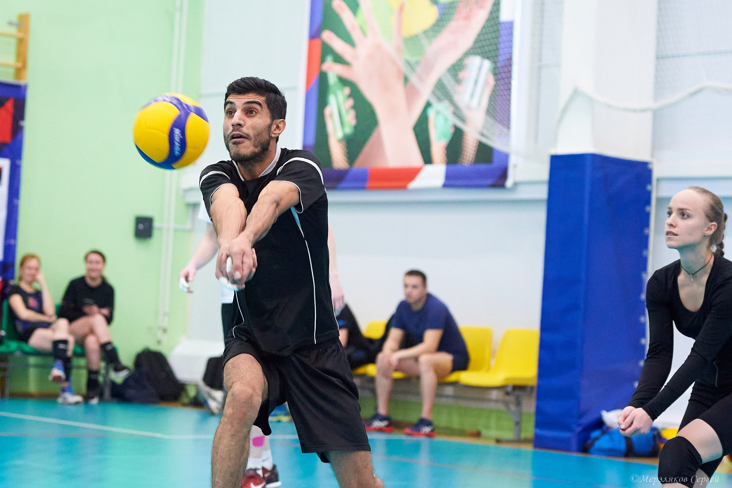 Новогодний волейбольный турнир. Ижевск. 16.12.23. Спортивный репортажный фотограф в Ижевске Сергей Мерзляков