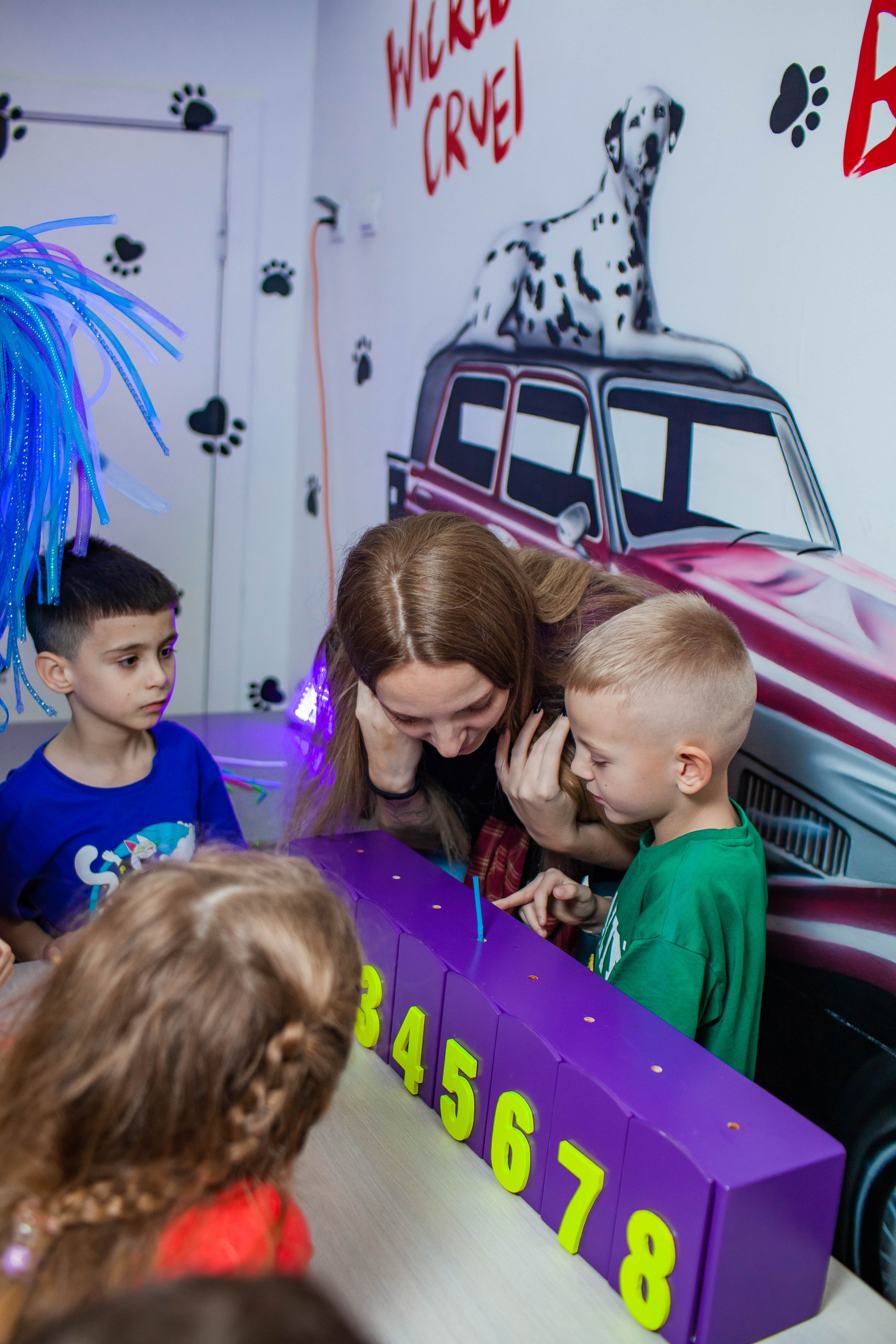 Неон Челендж День рождения Ярослава. Детский и семейный фотограф в Санкт-Петербурге Елизавета Сорокина
