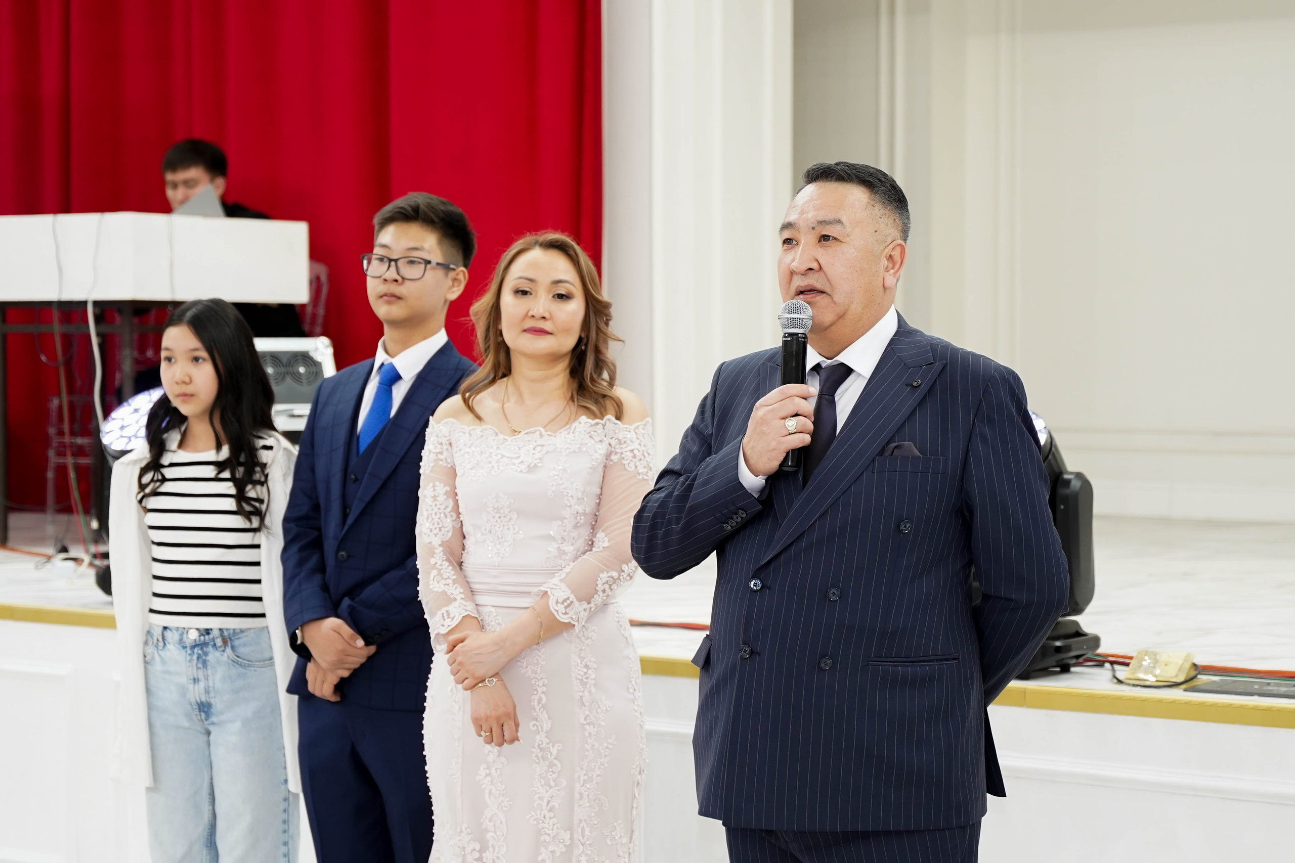 Dana uzatu. Фотограф Ернар Ержанов