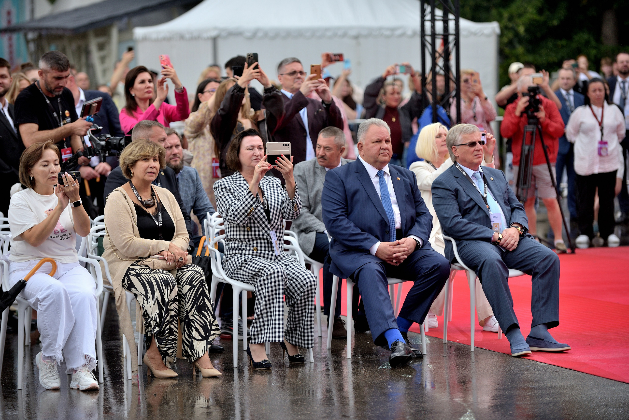 "Почетные гости на открытии Форума Янтаря-2025".