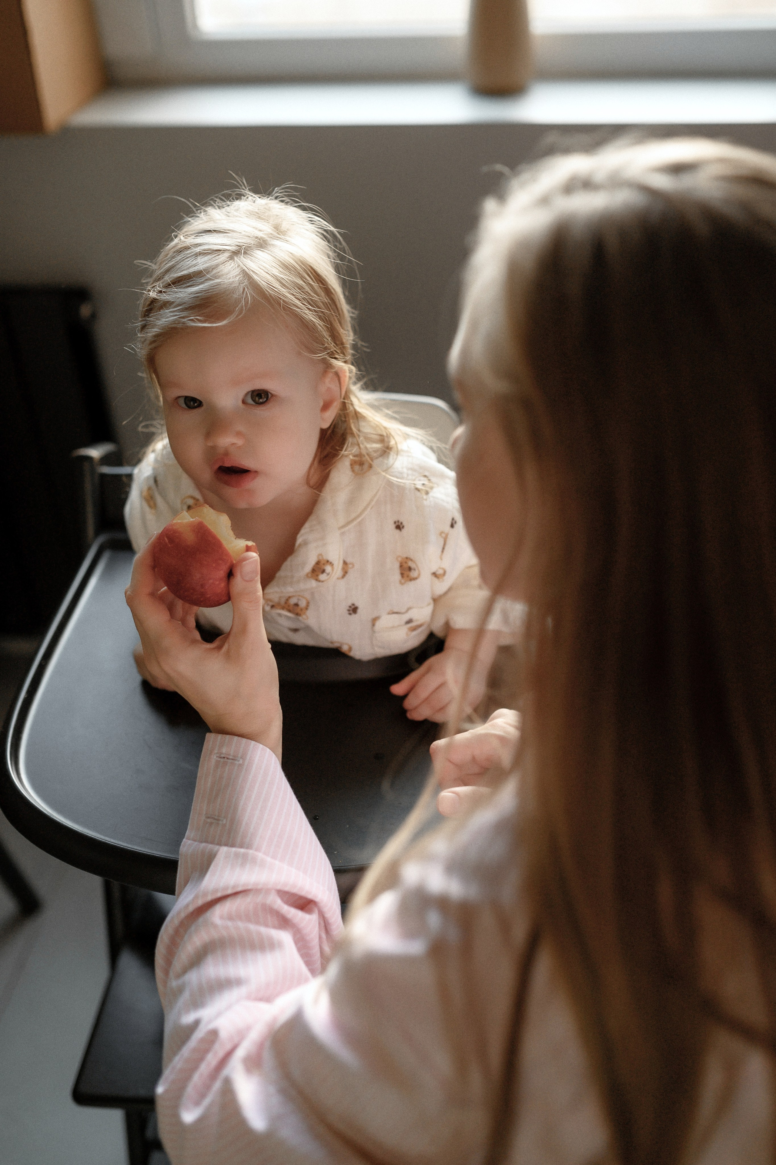 Даша и Варя дома. Семейный и свадебный lifestyle-фотограф в Москве Мария Петрова