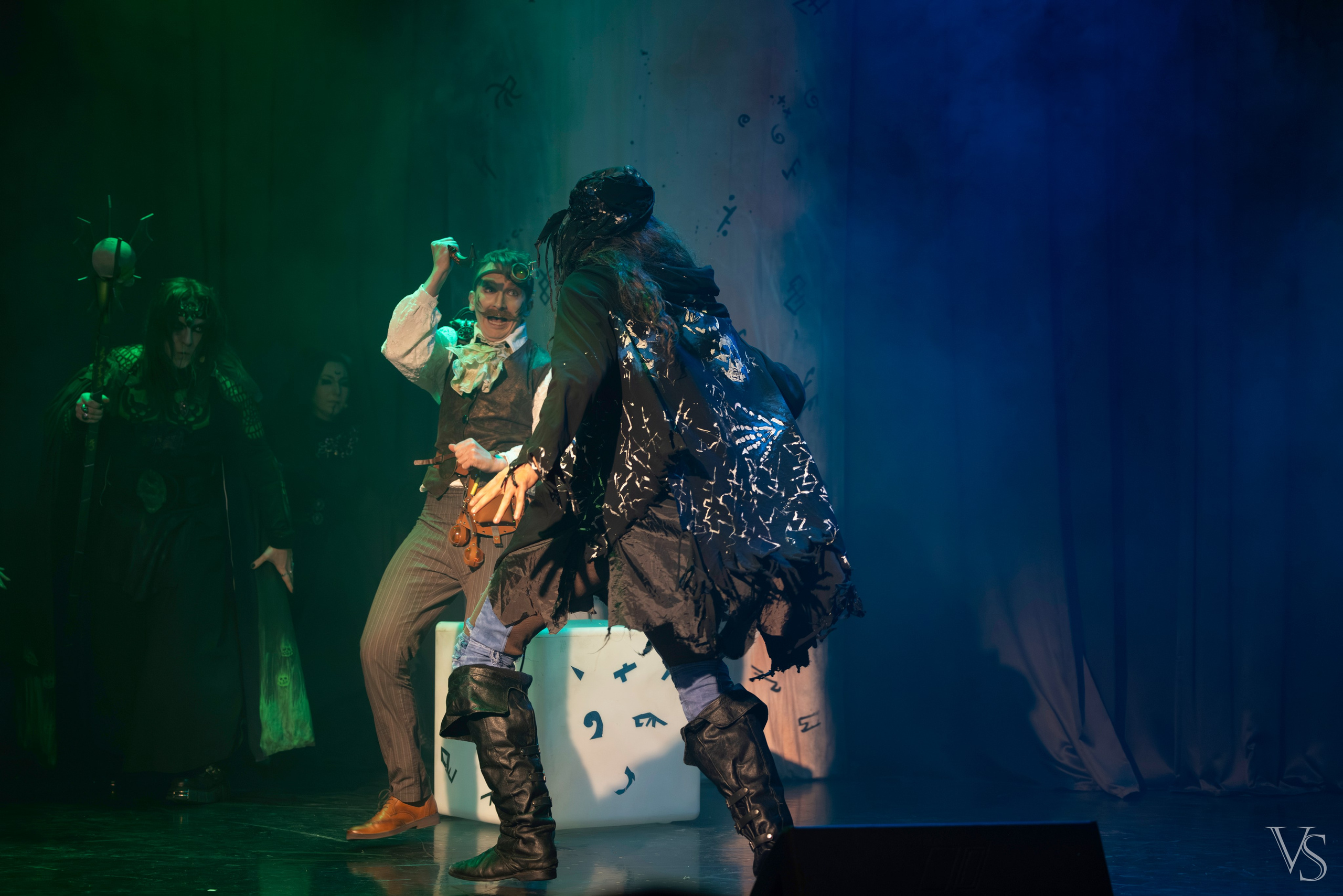 Книга стихий 25.01. Фотограф Виктор Степанов