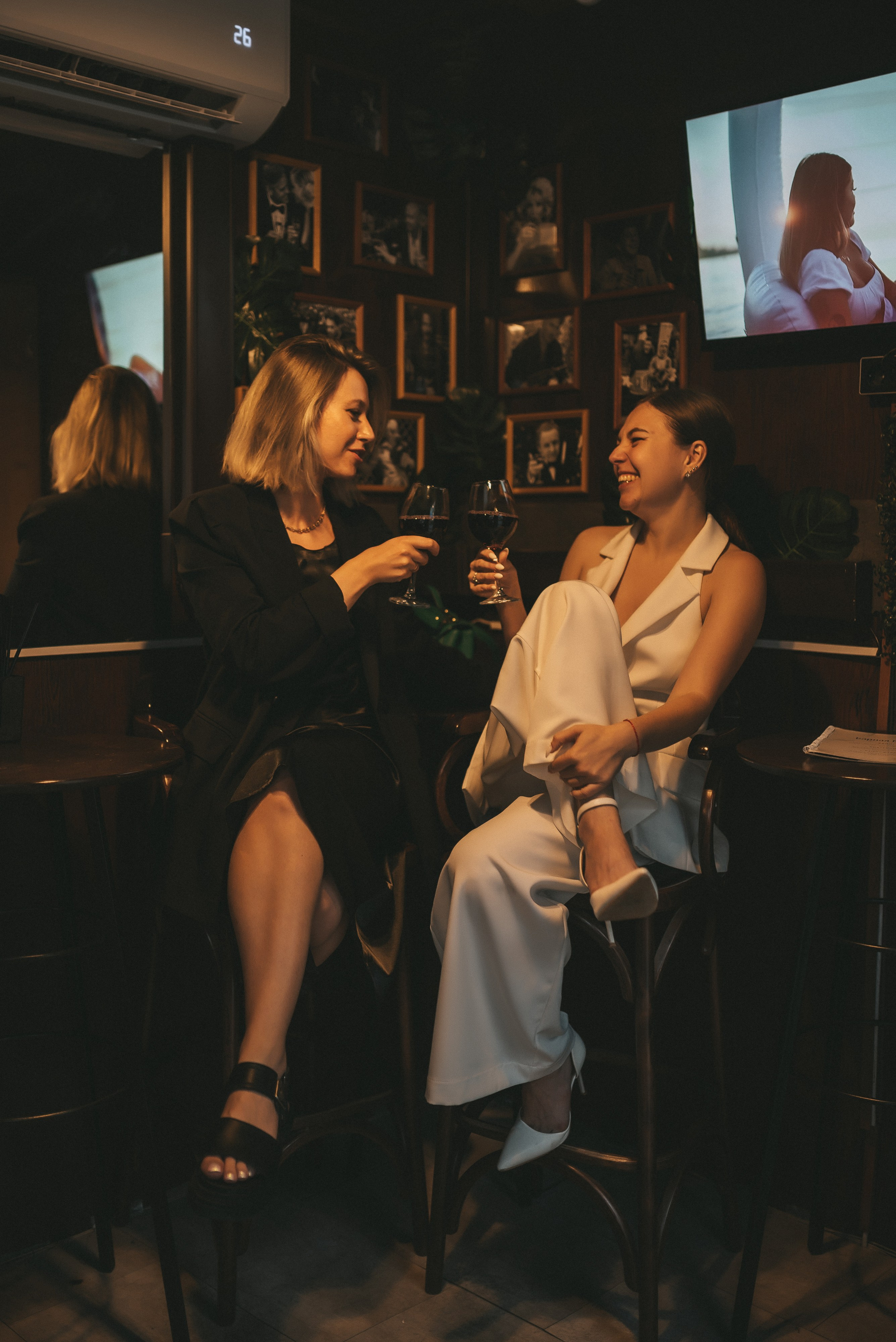 Катя и Юля (прогулка). Семейная фотосессия в Новосибирске от фотографа Ольги Коваль