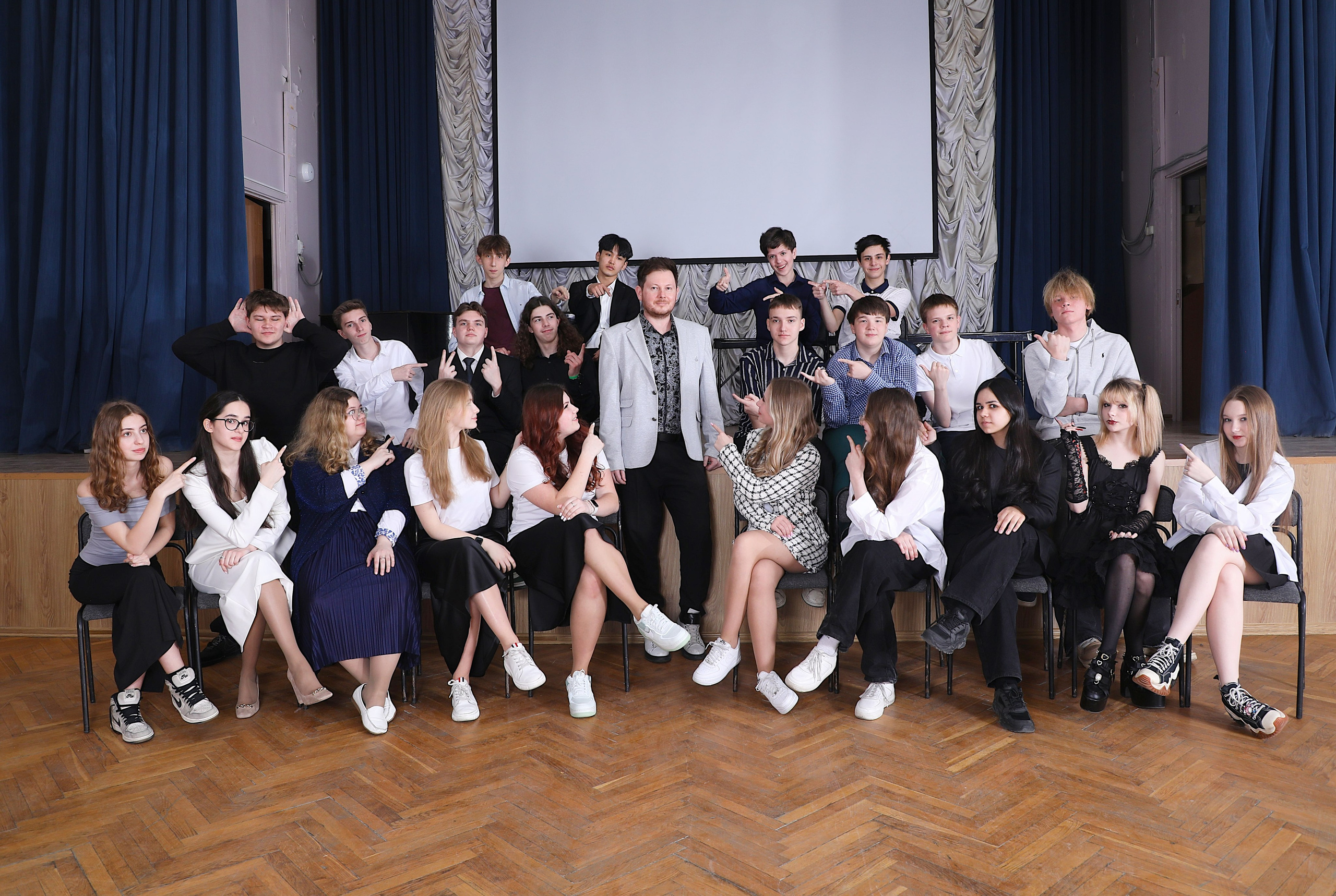 Школа 9-11 классы. Школьный фотограф Олеся Галатова