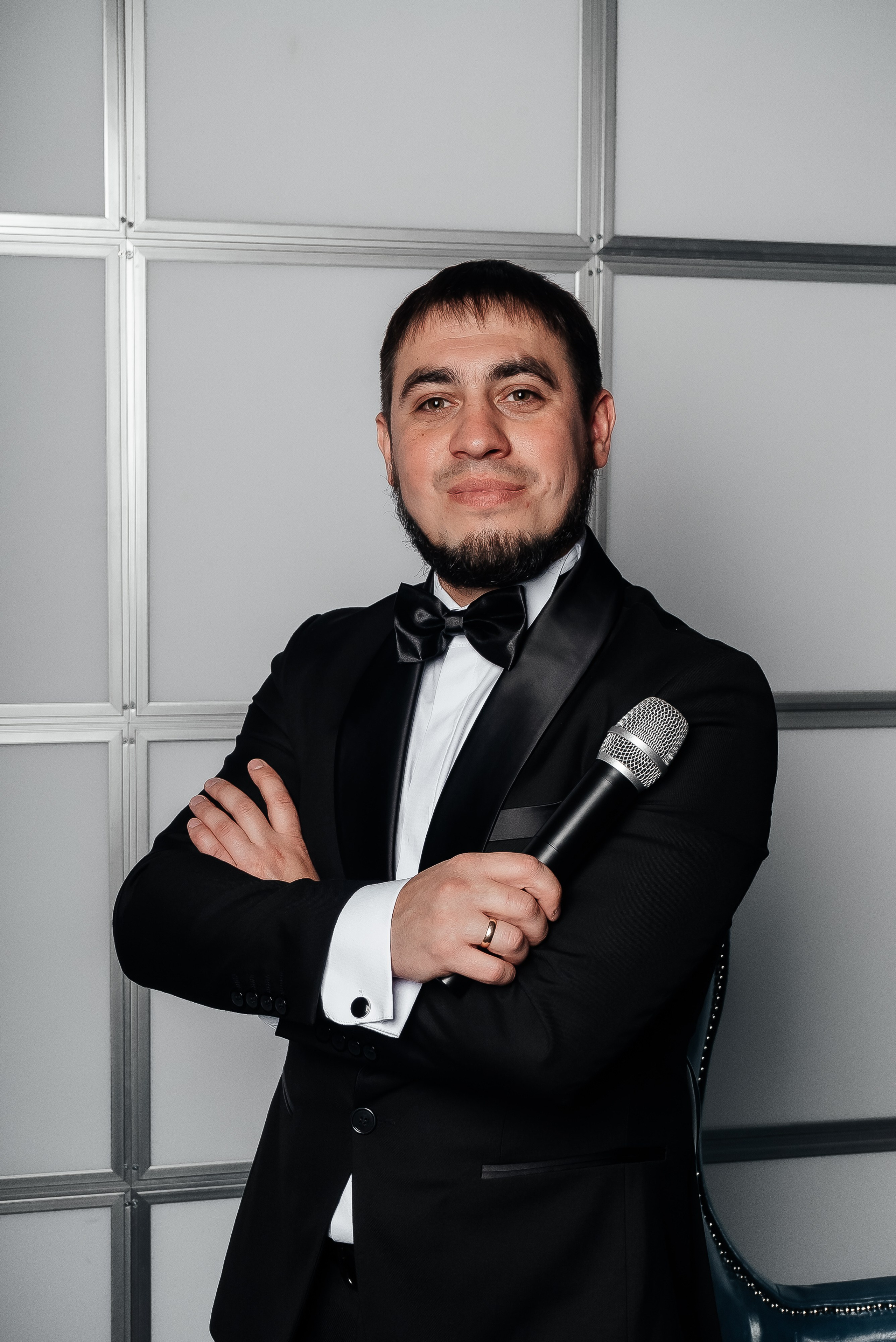 Фото. Ведущий ярких праздников — Сергей Велигодский