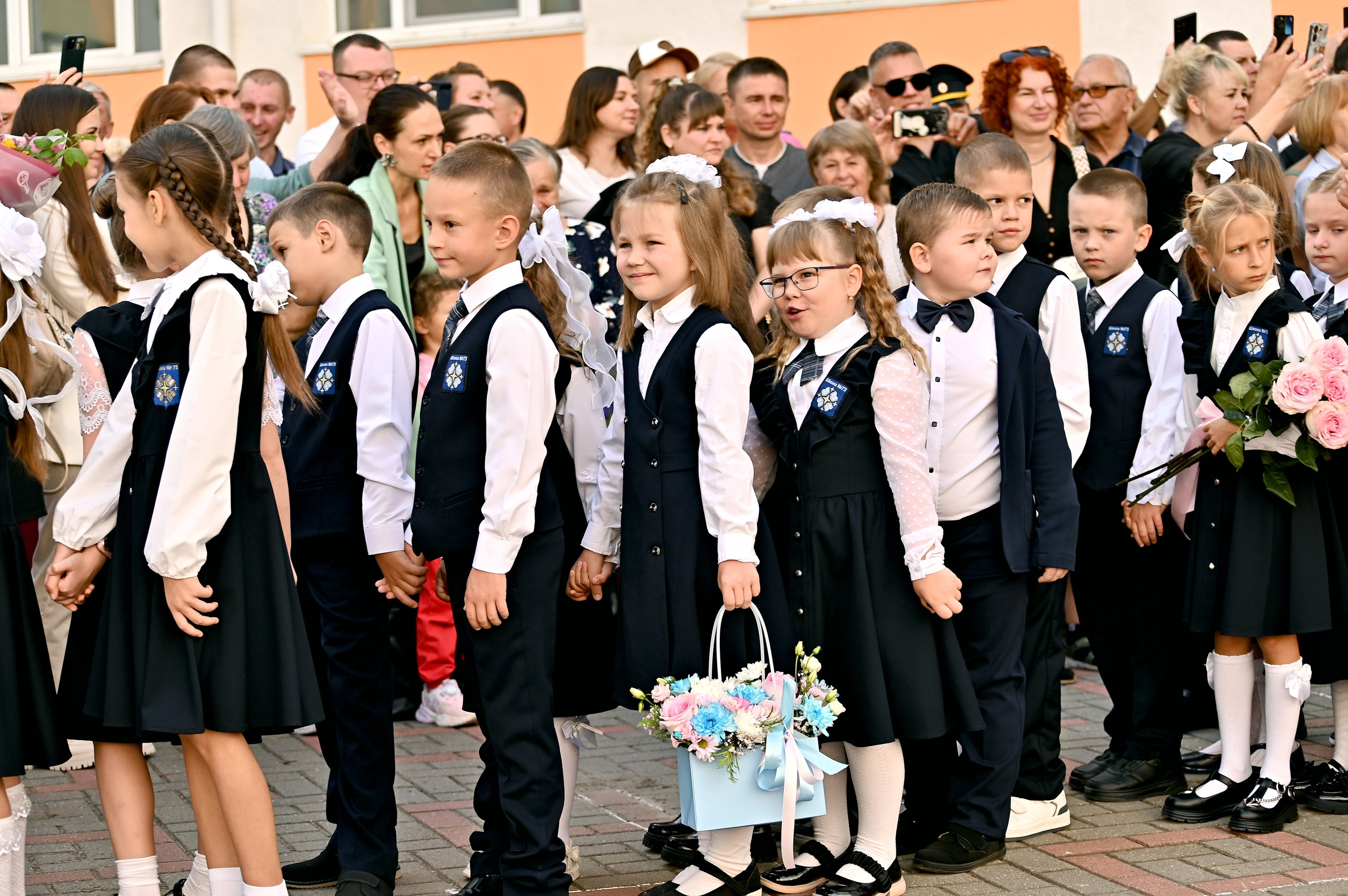 Первоклассник. ФОТОГРАФ ВАШИХ МЕРОПРИЯТИЙ РЯЗАНЬ СЕРГЕЙ КЛЮЕВ Концертная фотография близка к репортажу и портретной съемке