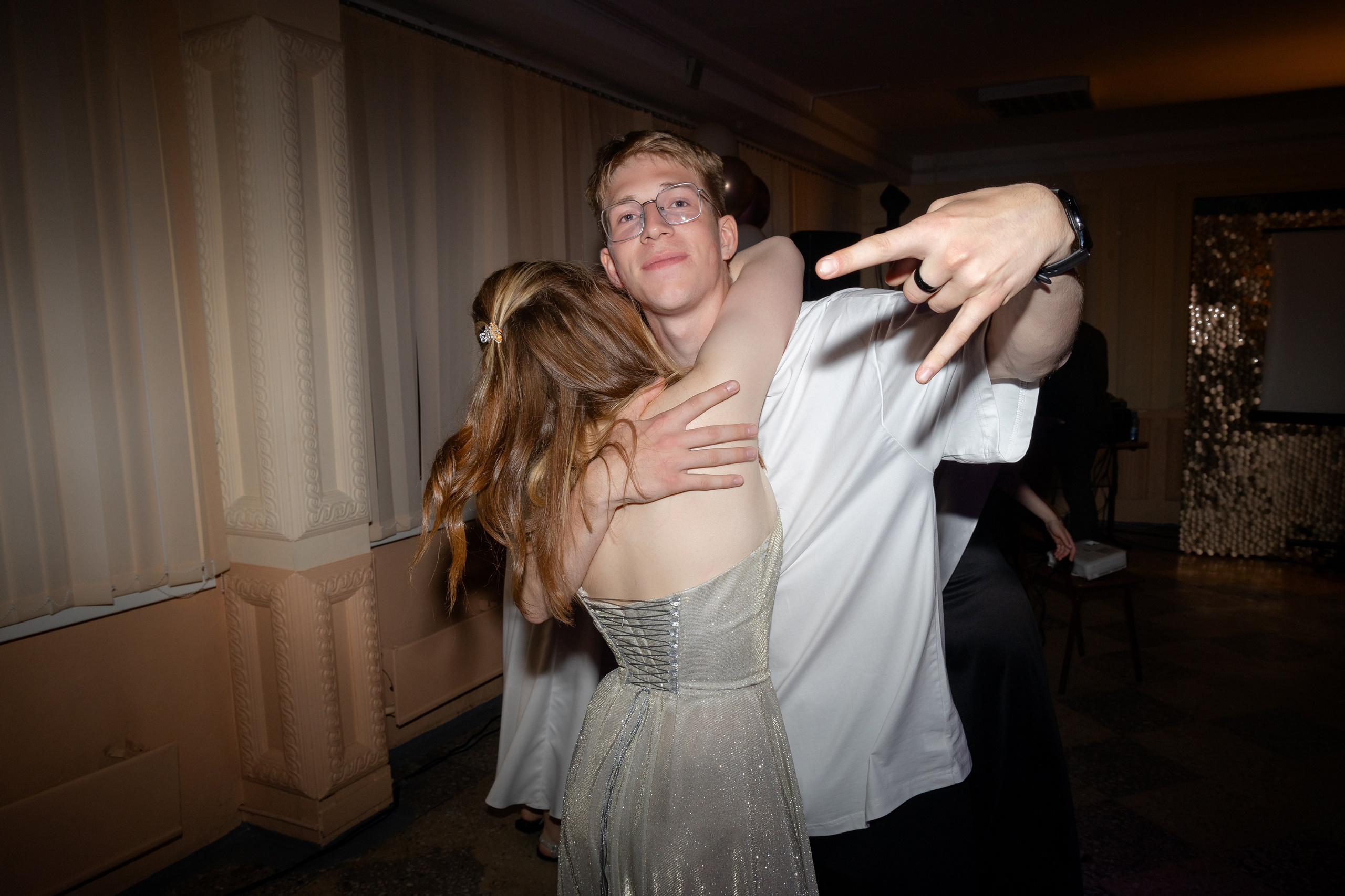 Школьный выпускной 2024 год в Соколе (Минск). Свадебный фотограф в Минске/Беларуси Сергей Спиридонов