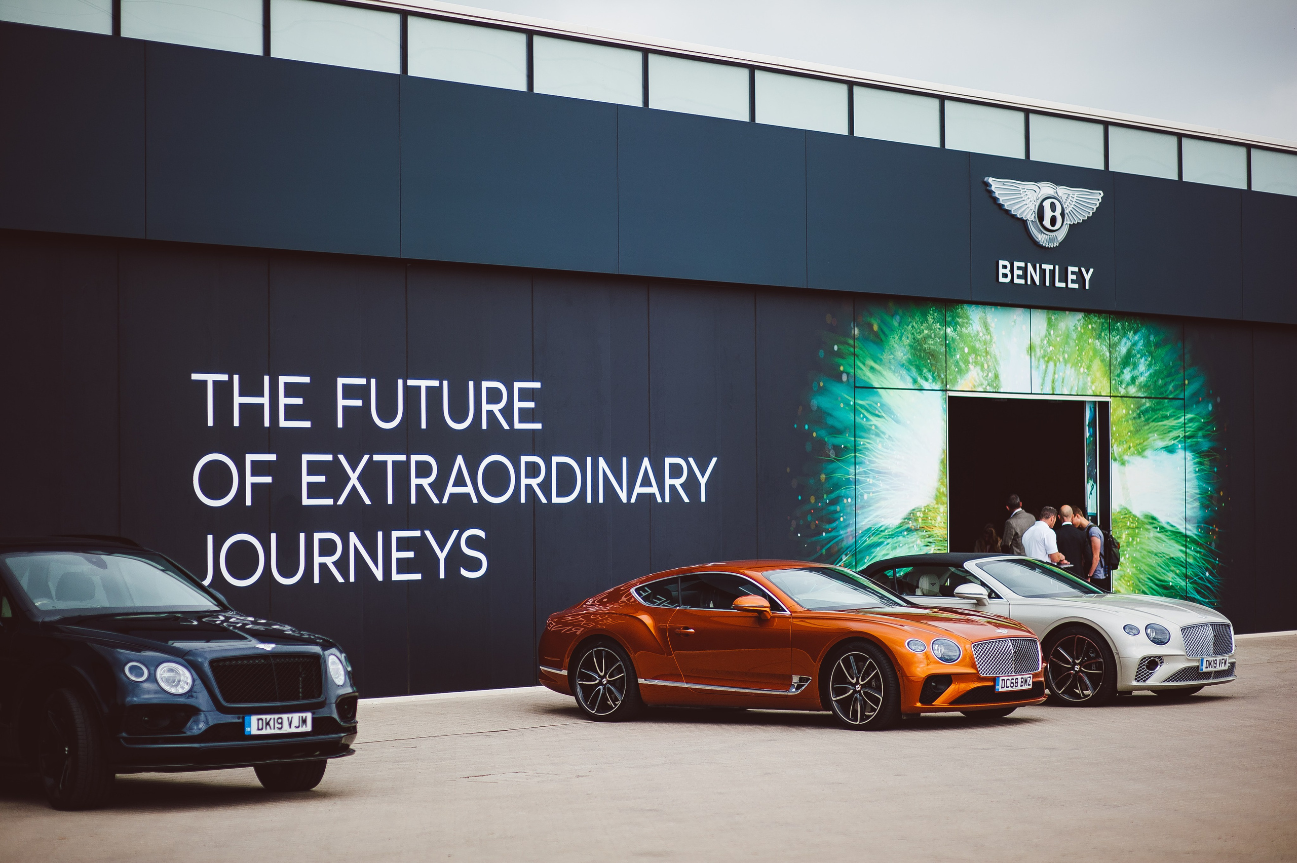 Премьера Bentley100EXP, Кру Великобритания. Репортажный фотограф Андрей Бузин