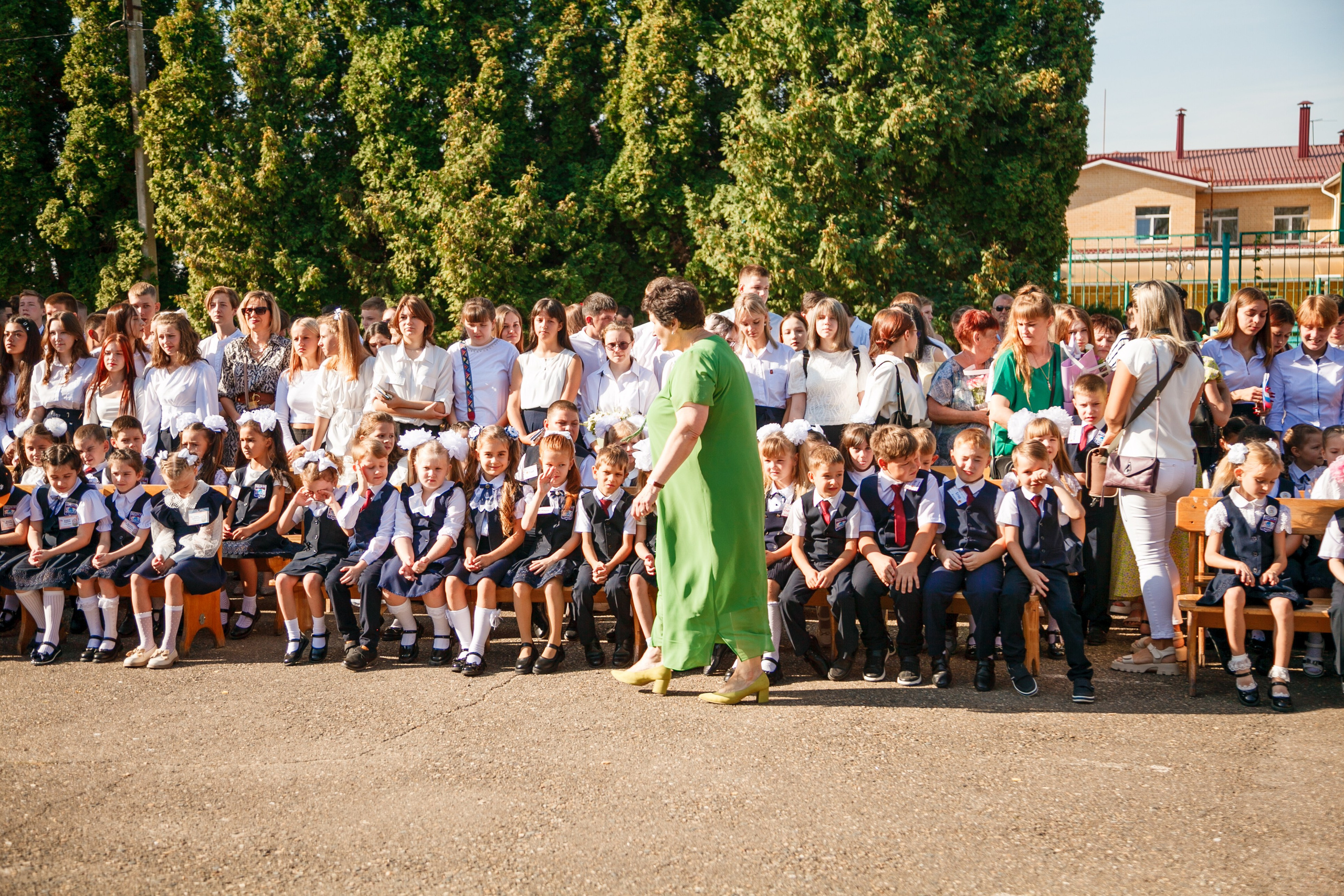 1 сентября линейка. Свадебный и семейный фотограф в Армавире
