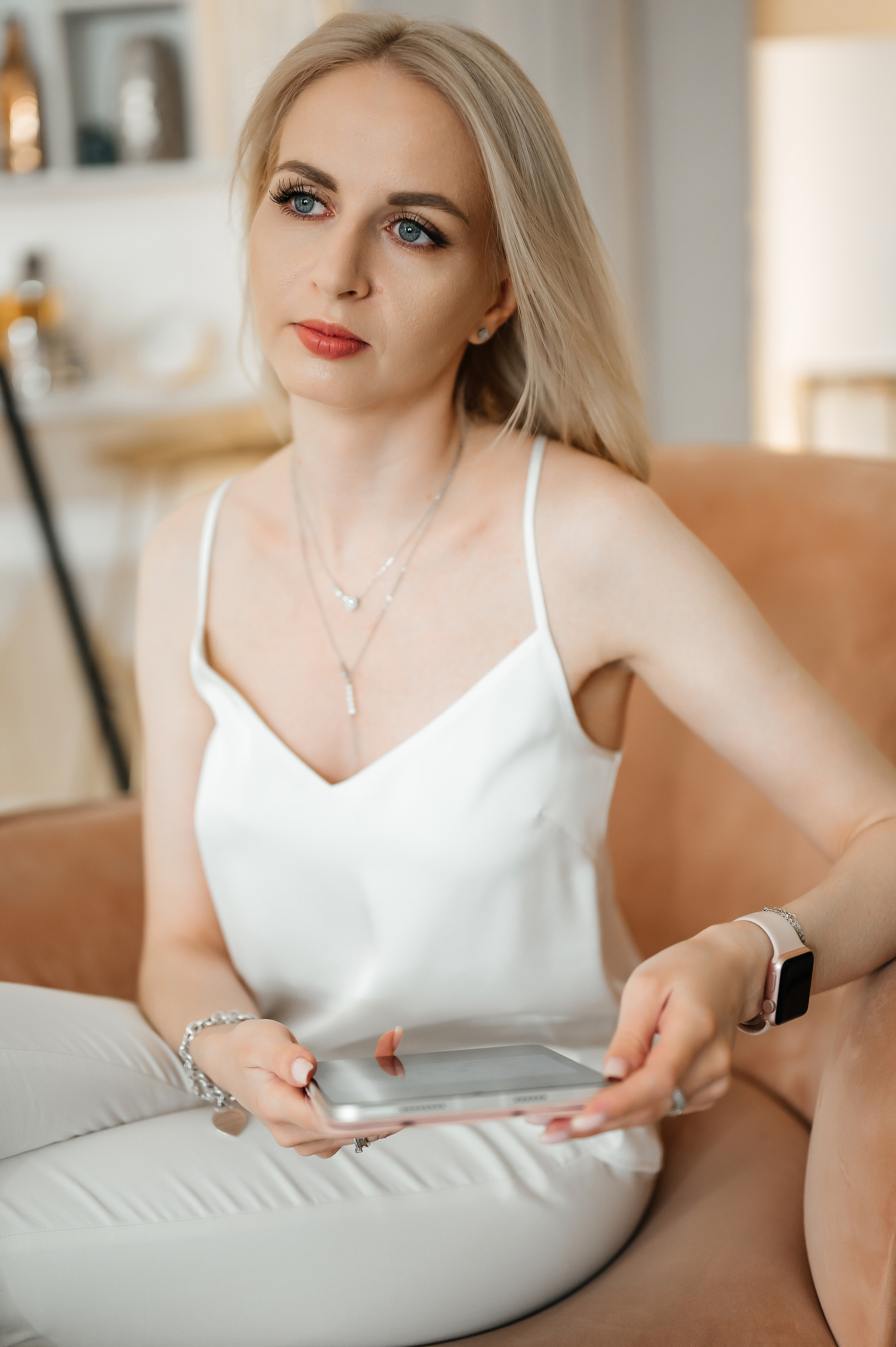 Бизнес портрет женский. Свадебный видеограф в Москве Никонова Анна