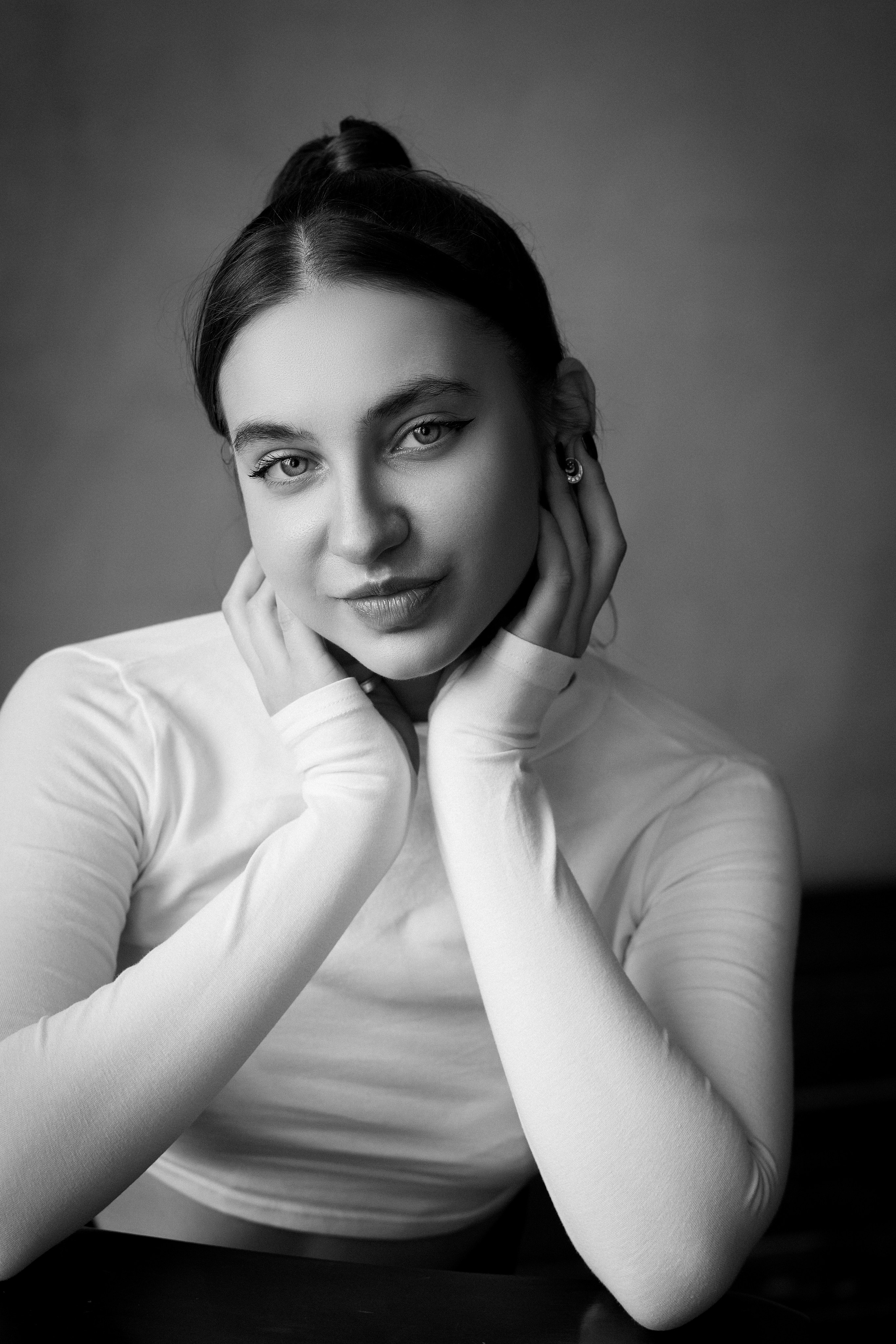 Женский портрет в студии. Фотограф Минск