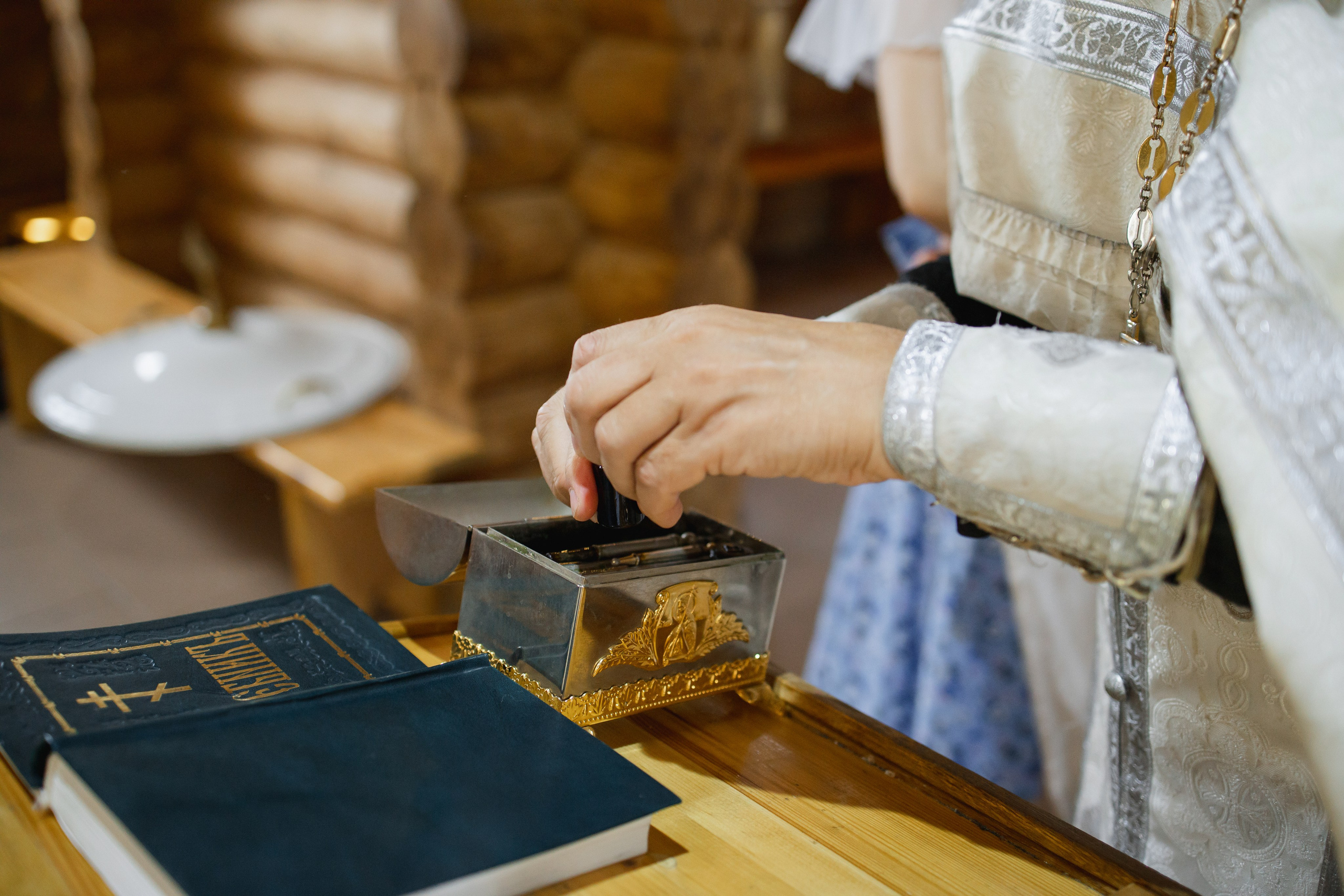 Крещение Алисы в Храме Всех святых, в земле Русской просиявших. Свадебный и семейный фотограф Ольга Разрядова