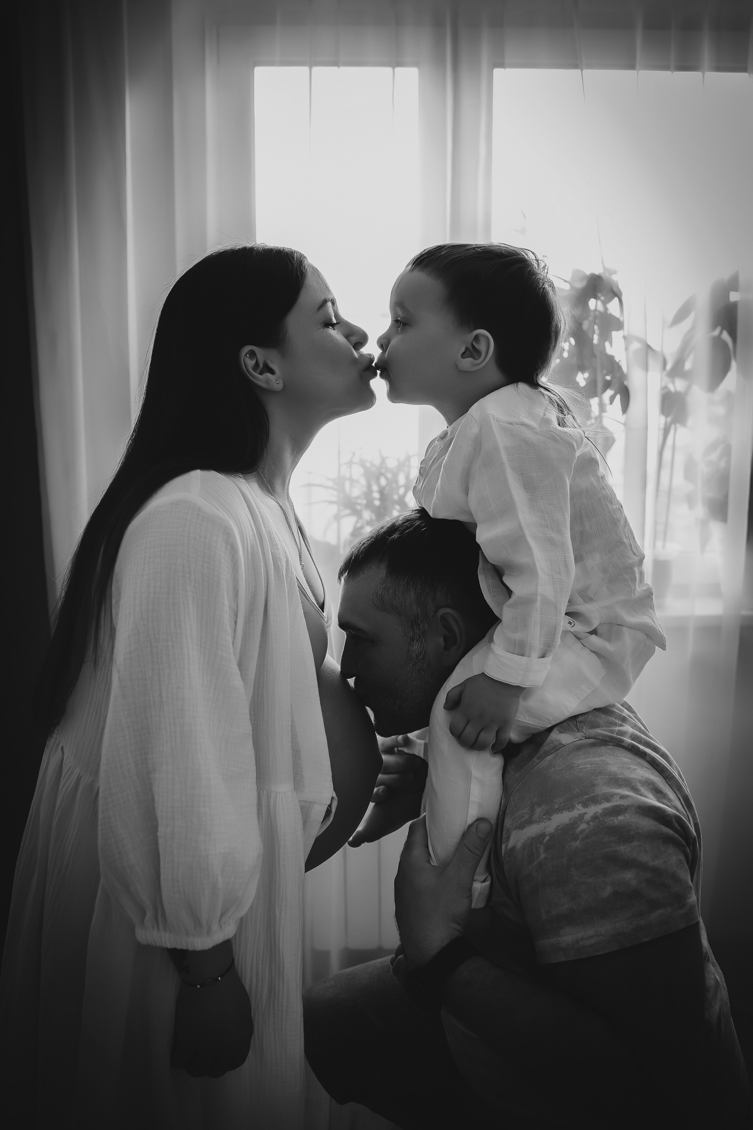 Фотосессия беременности дома с семьей. Семейный и женский фотограф в Москве Надежда Воробьева