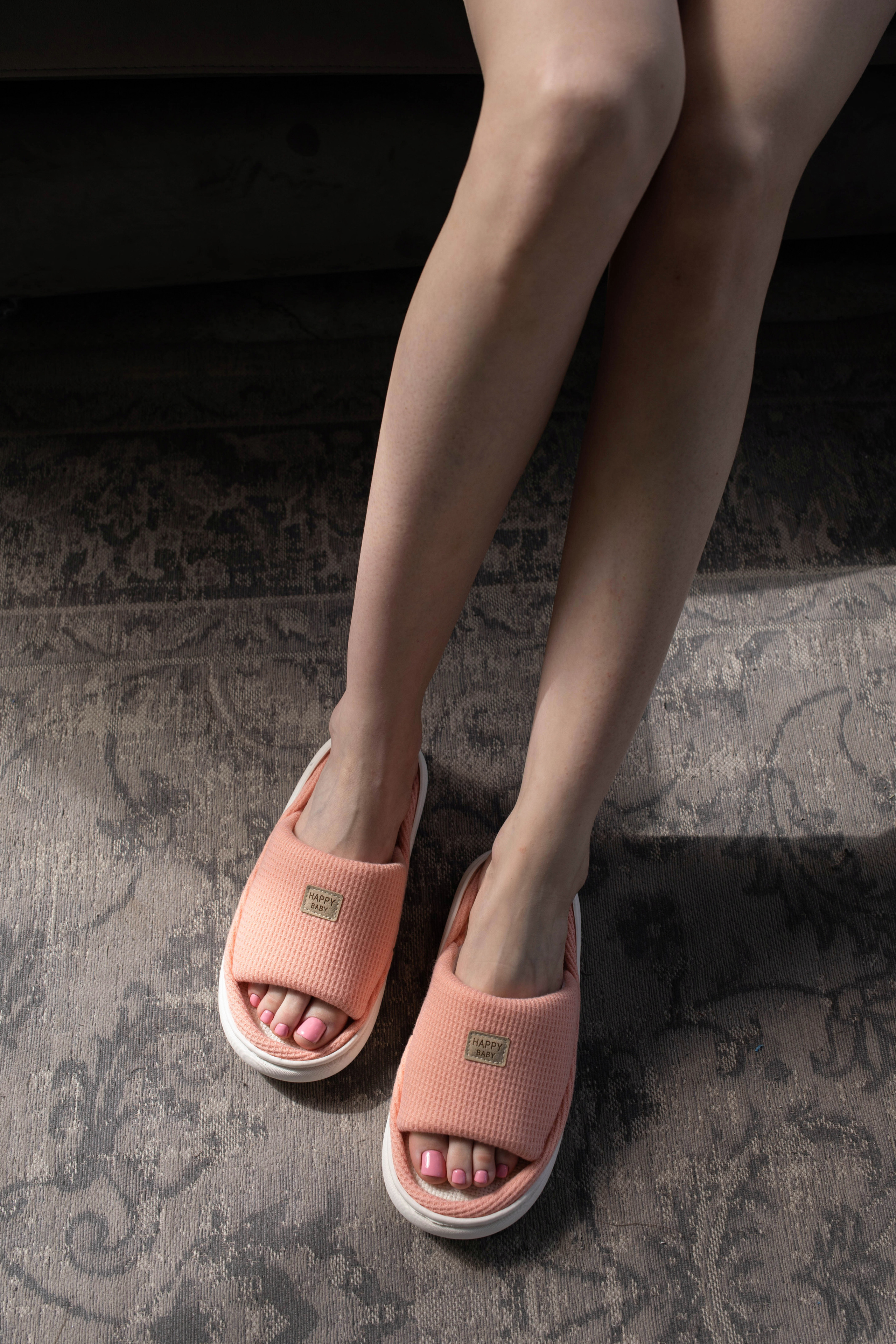 Тапки домашние WB. Профессиональный фотограф