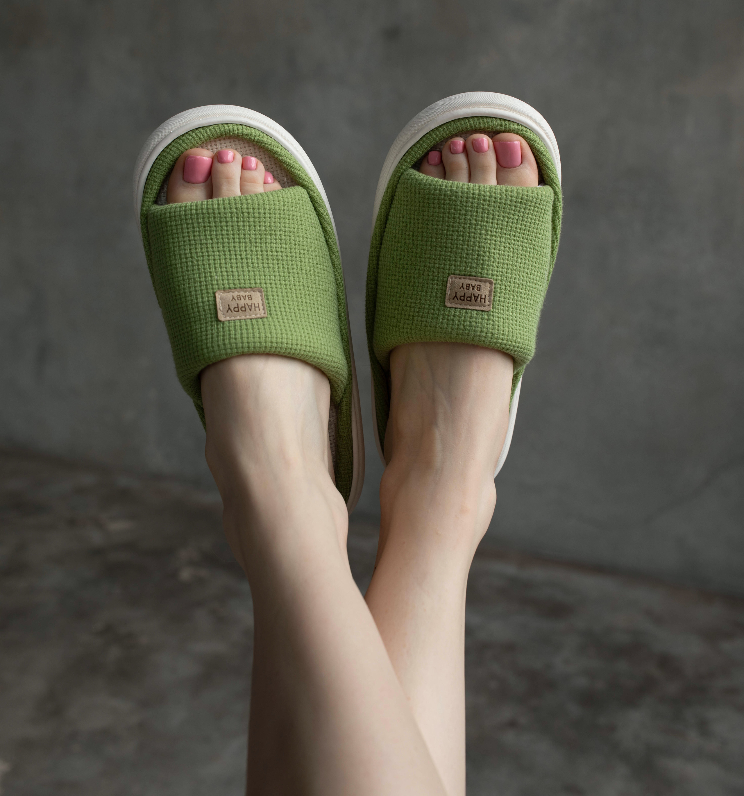 Тапки домашние WB. Профессиональный фотограф