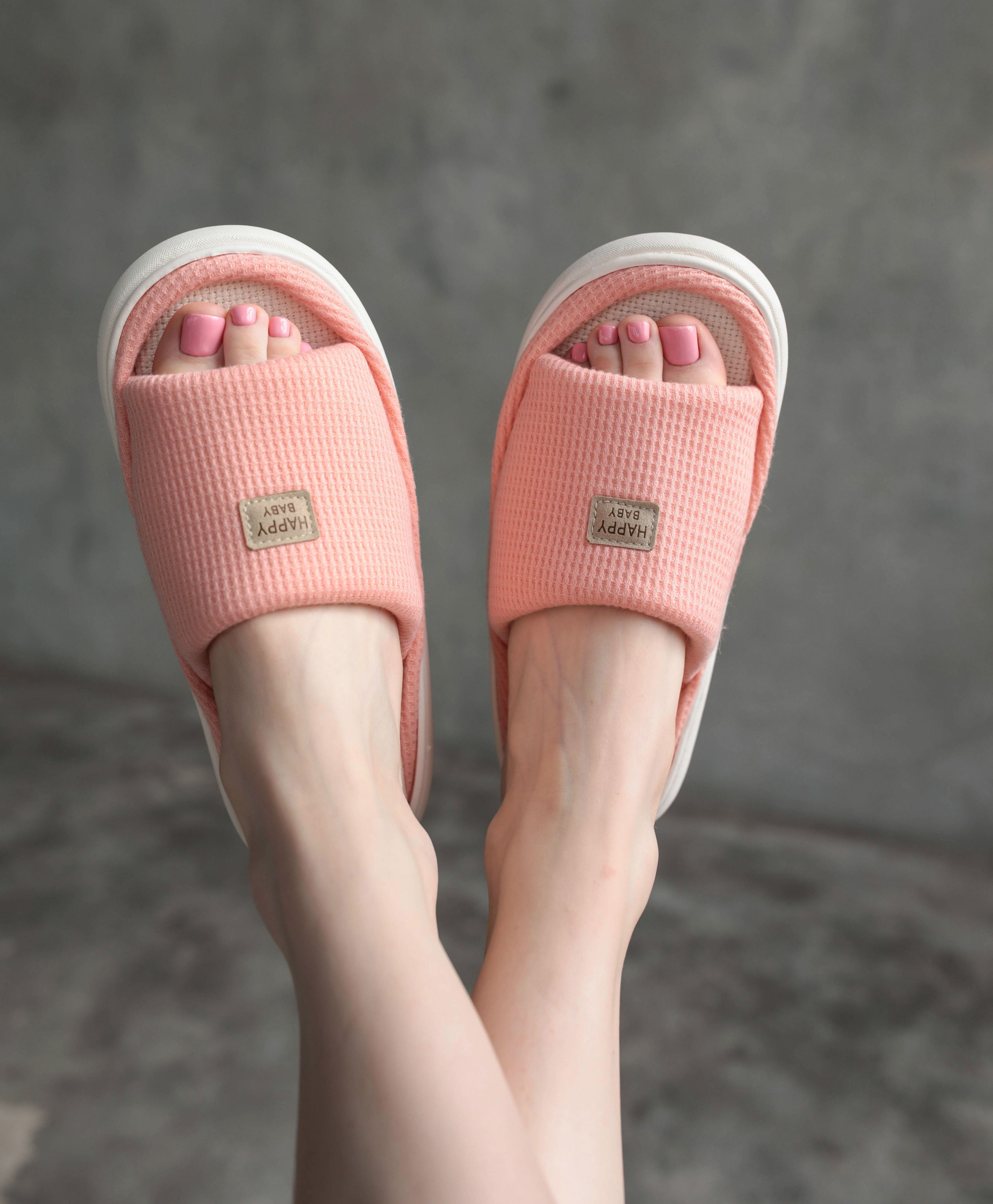 Тапки домашние WB. Профессиональный фотограф