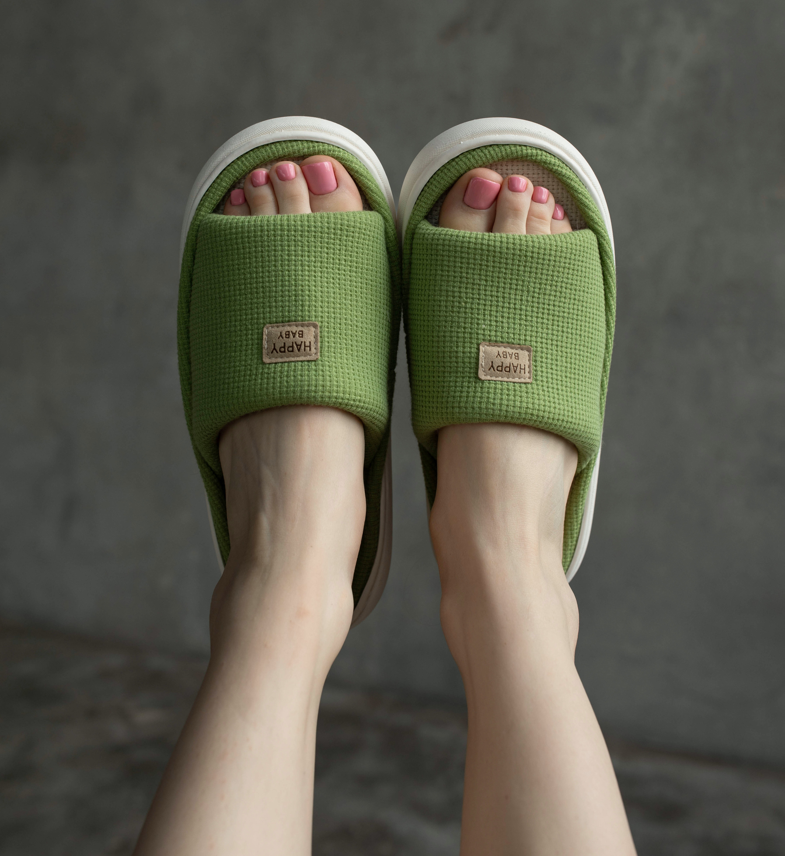 Тапки домашние WB. Профессиональный фотограф