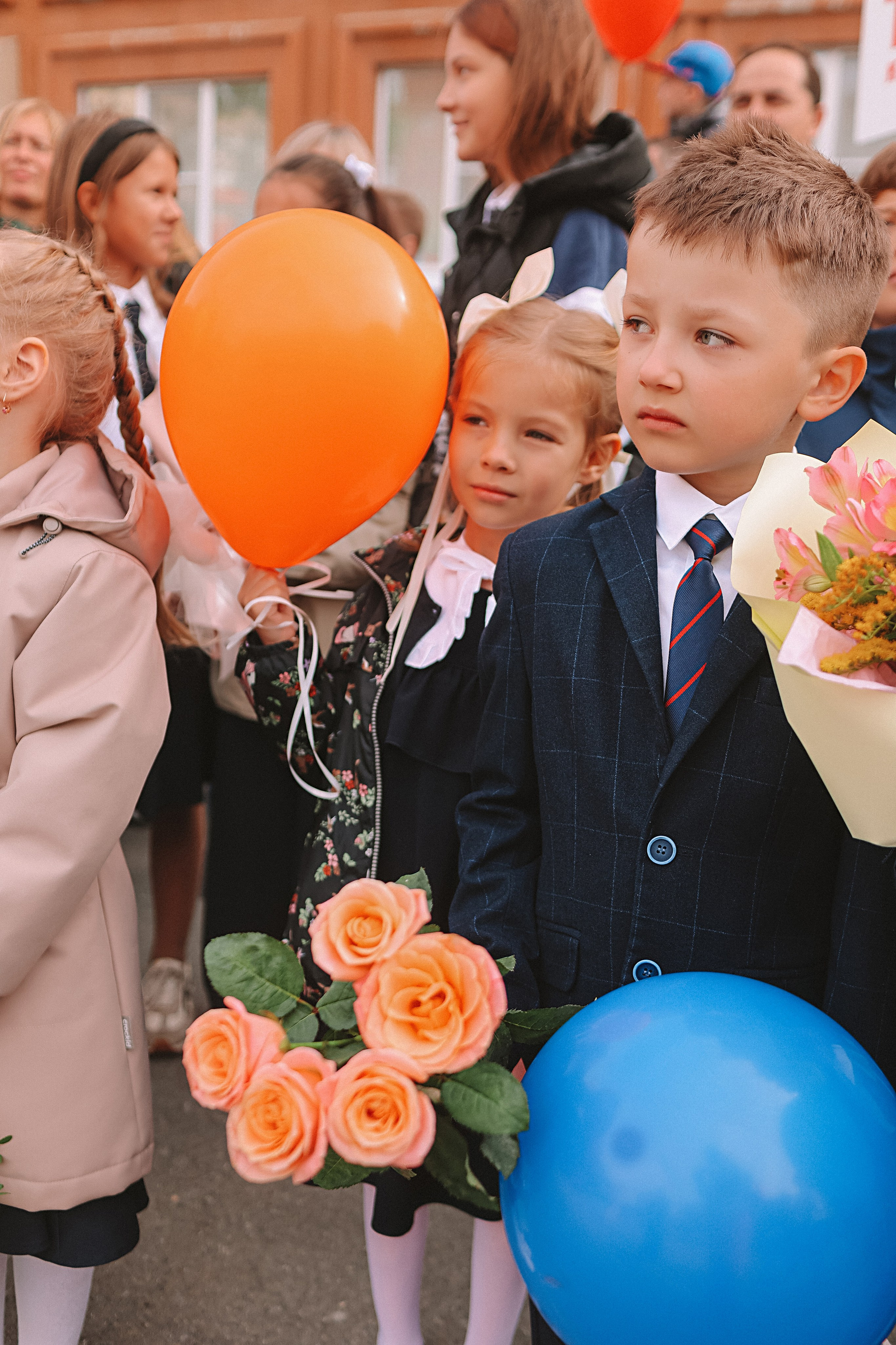 1 сентября линейка+кл час+портреты. Семейный фотограф Тюмень, фотограф на роды Салмина Мария