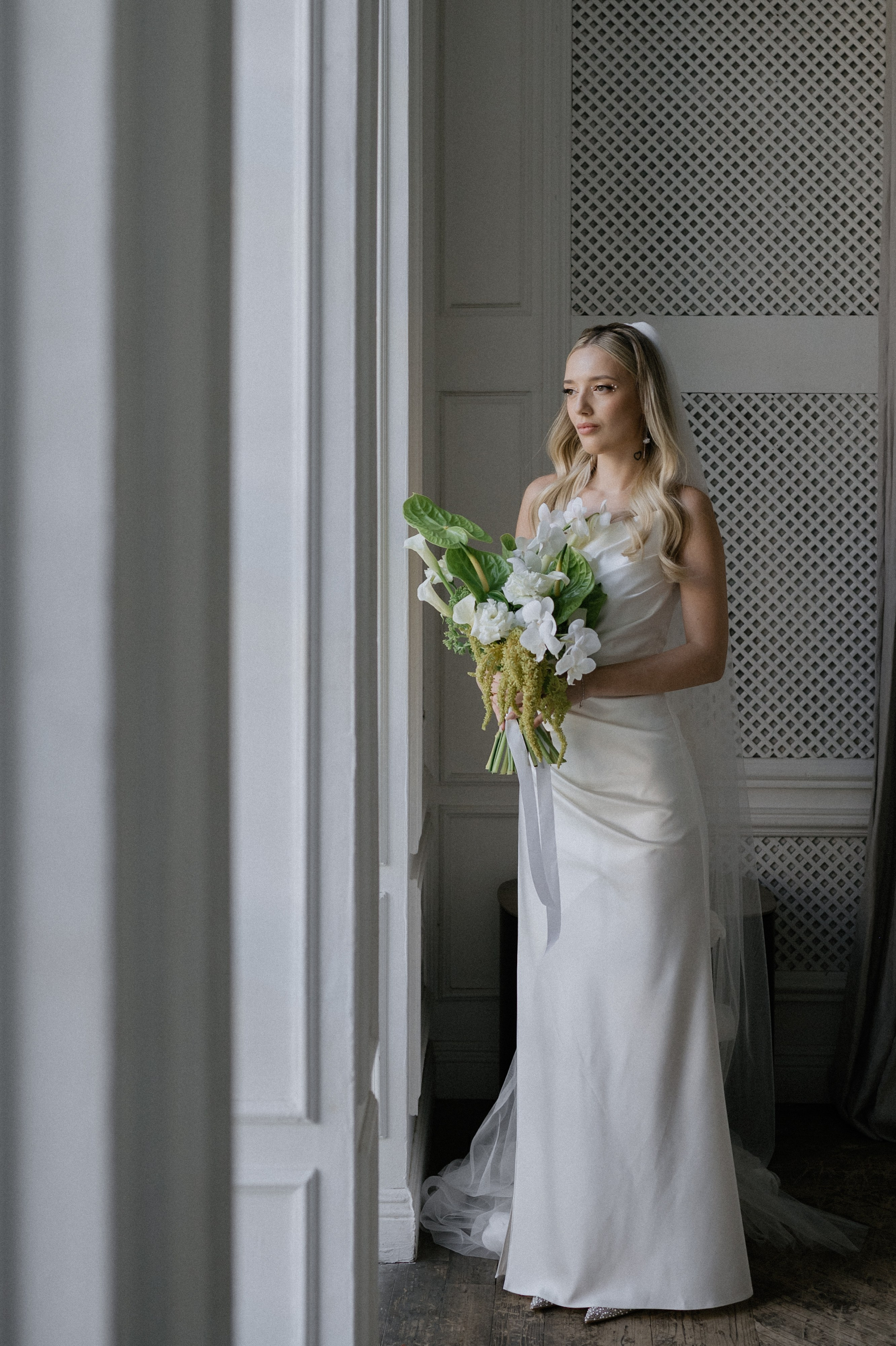 Регистрация брака и фотосессия в Особняке Royal. Свадебный фотограф Москва — Сергей и Татьяна