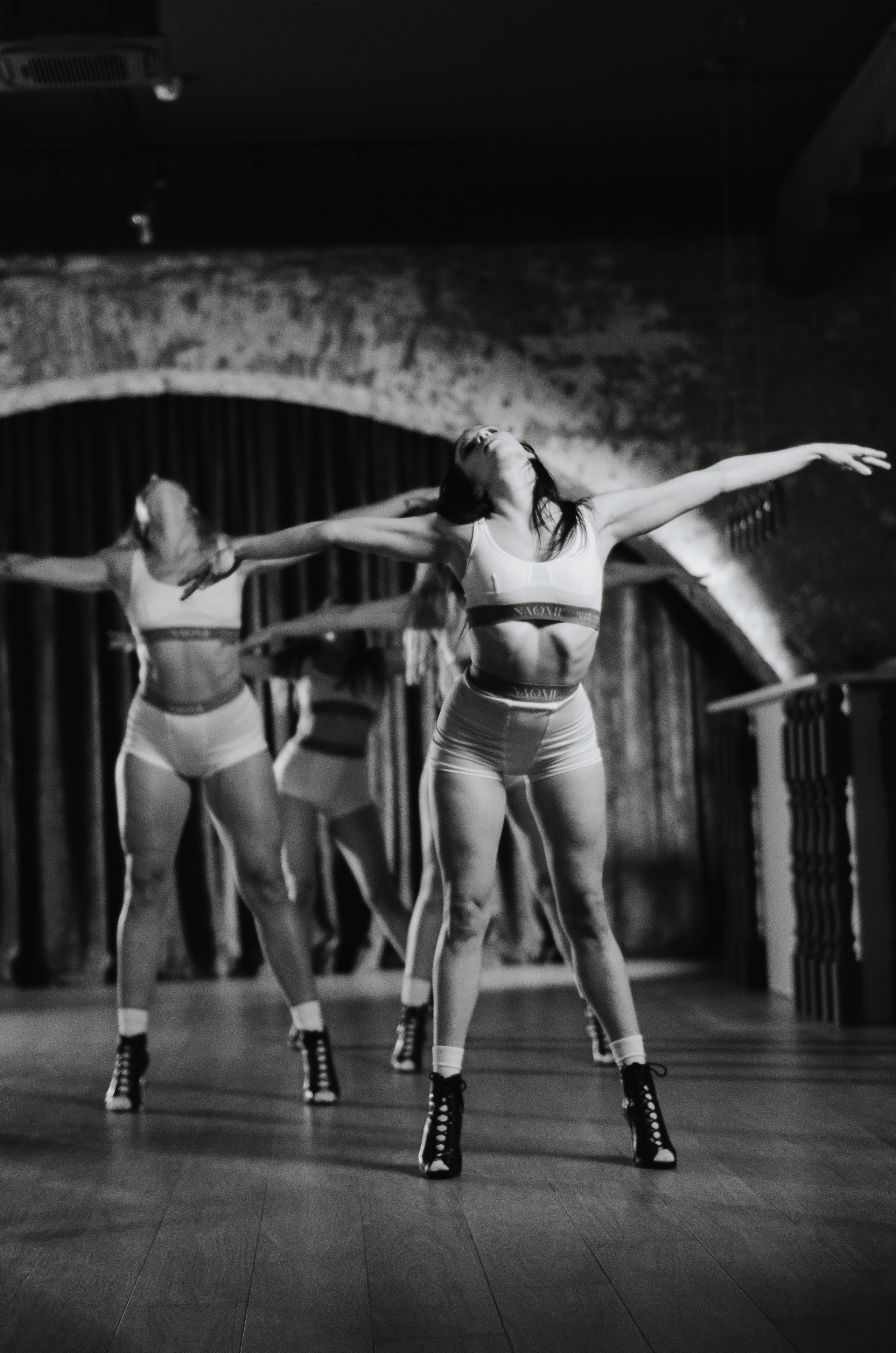 Фото-подглядки с видеосъемки танцевальной команды «Secret». Денисова Аля — фотограф для парных съемок и индивидуальных историй в Барнауле