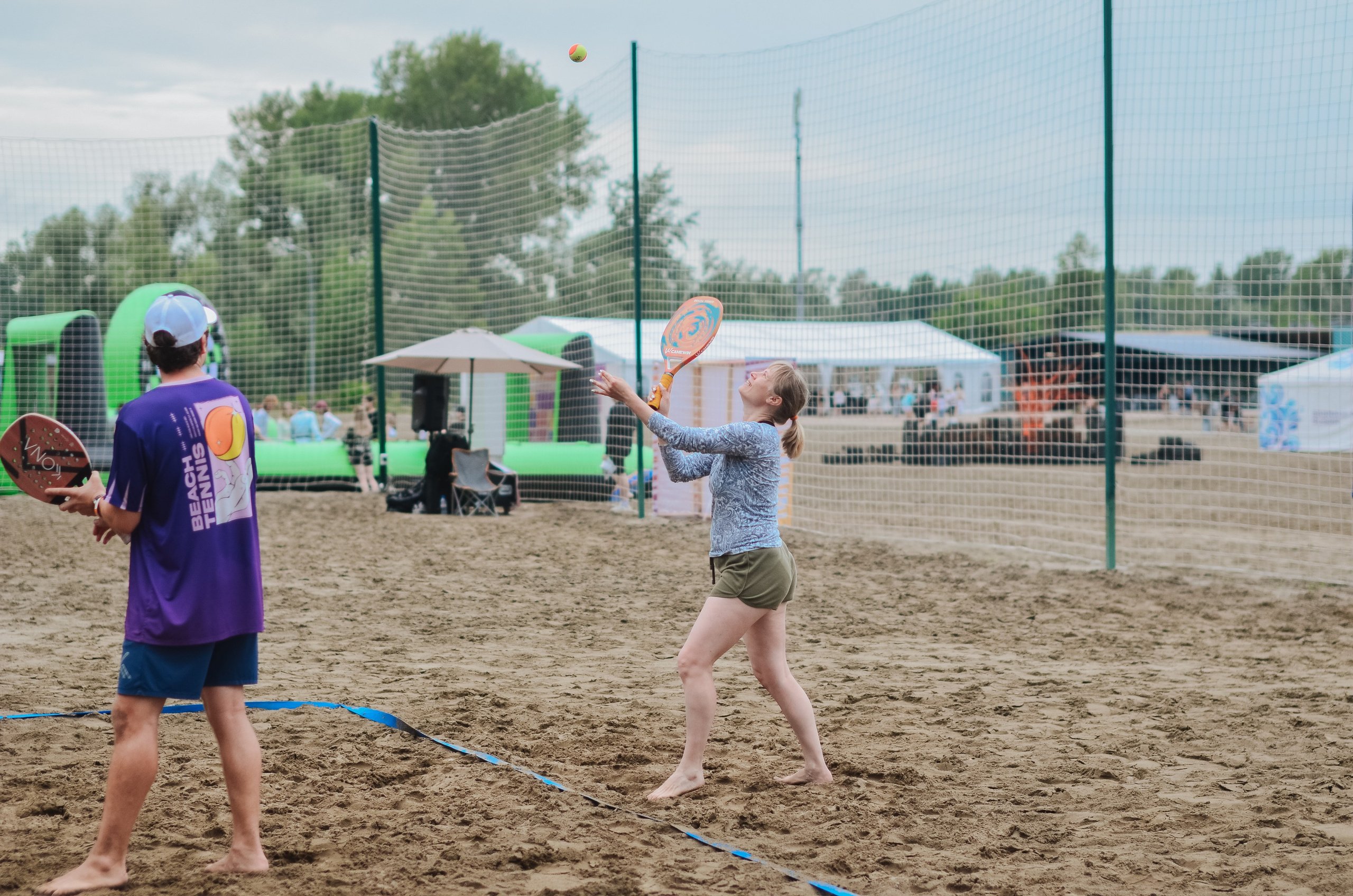 Фестиваль «Грань» 2025. Спортивная площадка. Денисова Аля — фотограф для парных съемок и индивидуальных историй в Барнауле