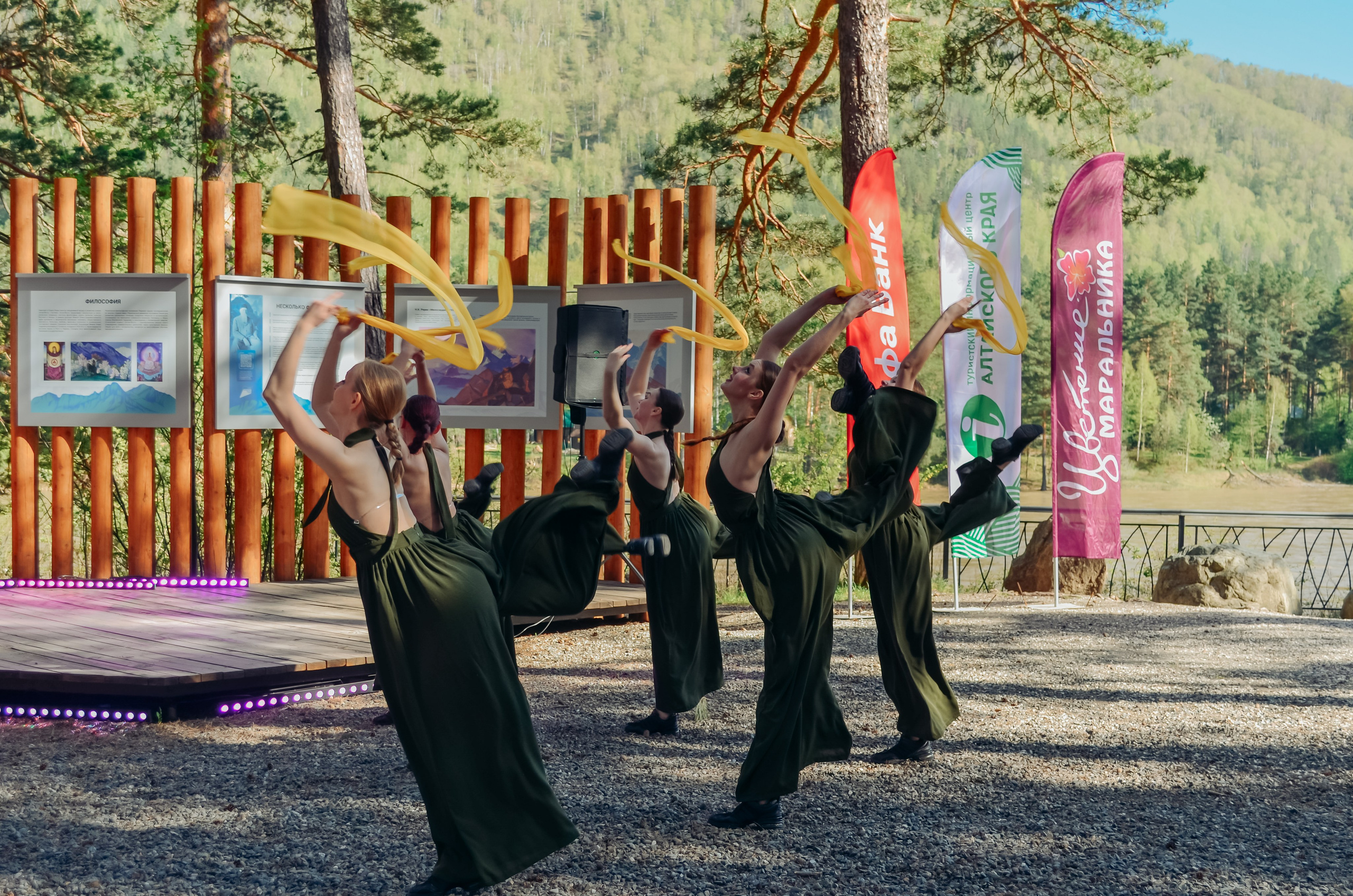 Фестиваль «Цветение Маральника на Алтае 2025». Фоторепортаж. Денисова Аля — фотограф для парных съемок и индивидуальных историй в Барнауле