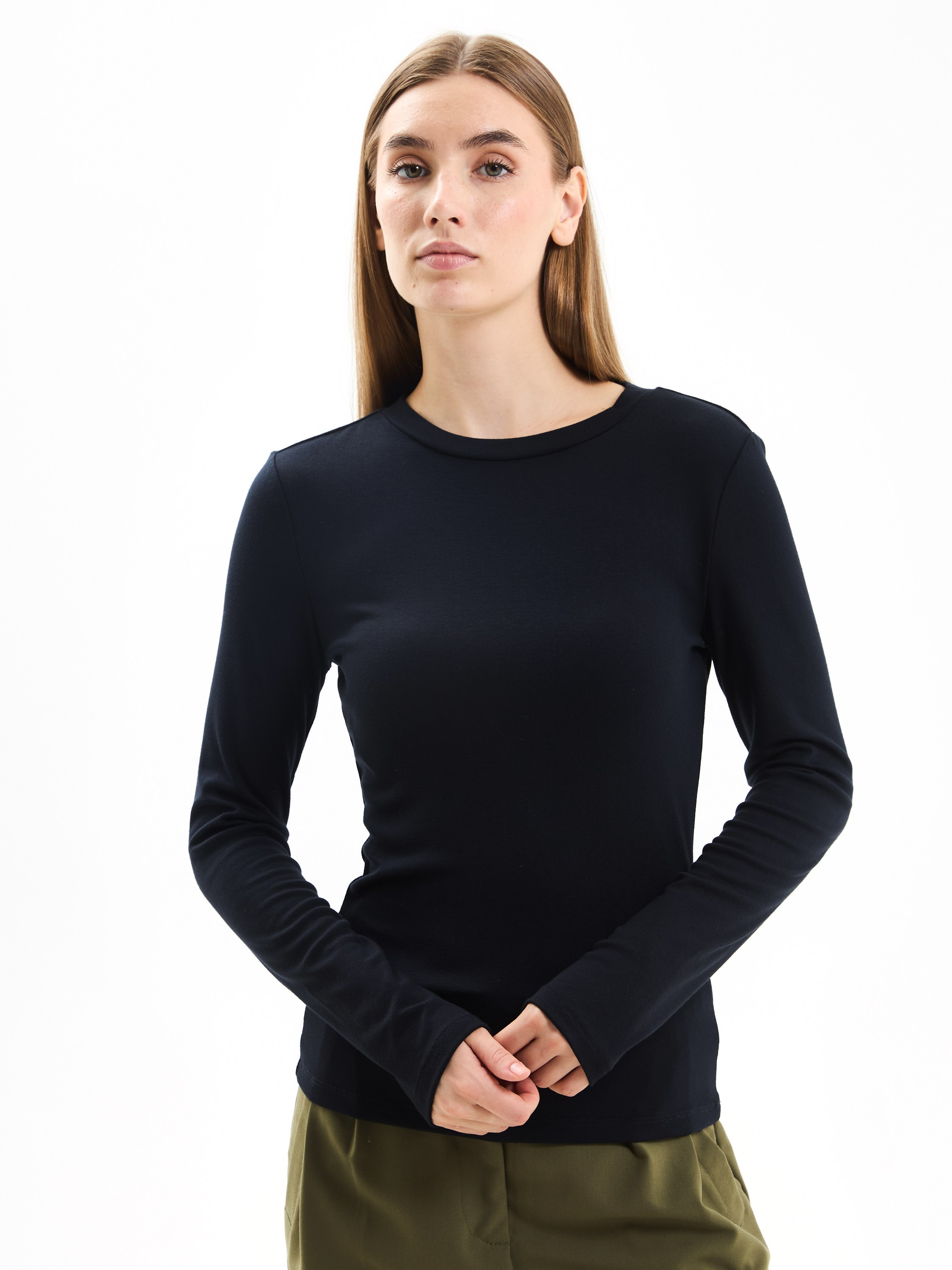 RE (RESERVED woman). Съемки для брендов одежды | Каталоги и лукбуки для e-com