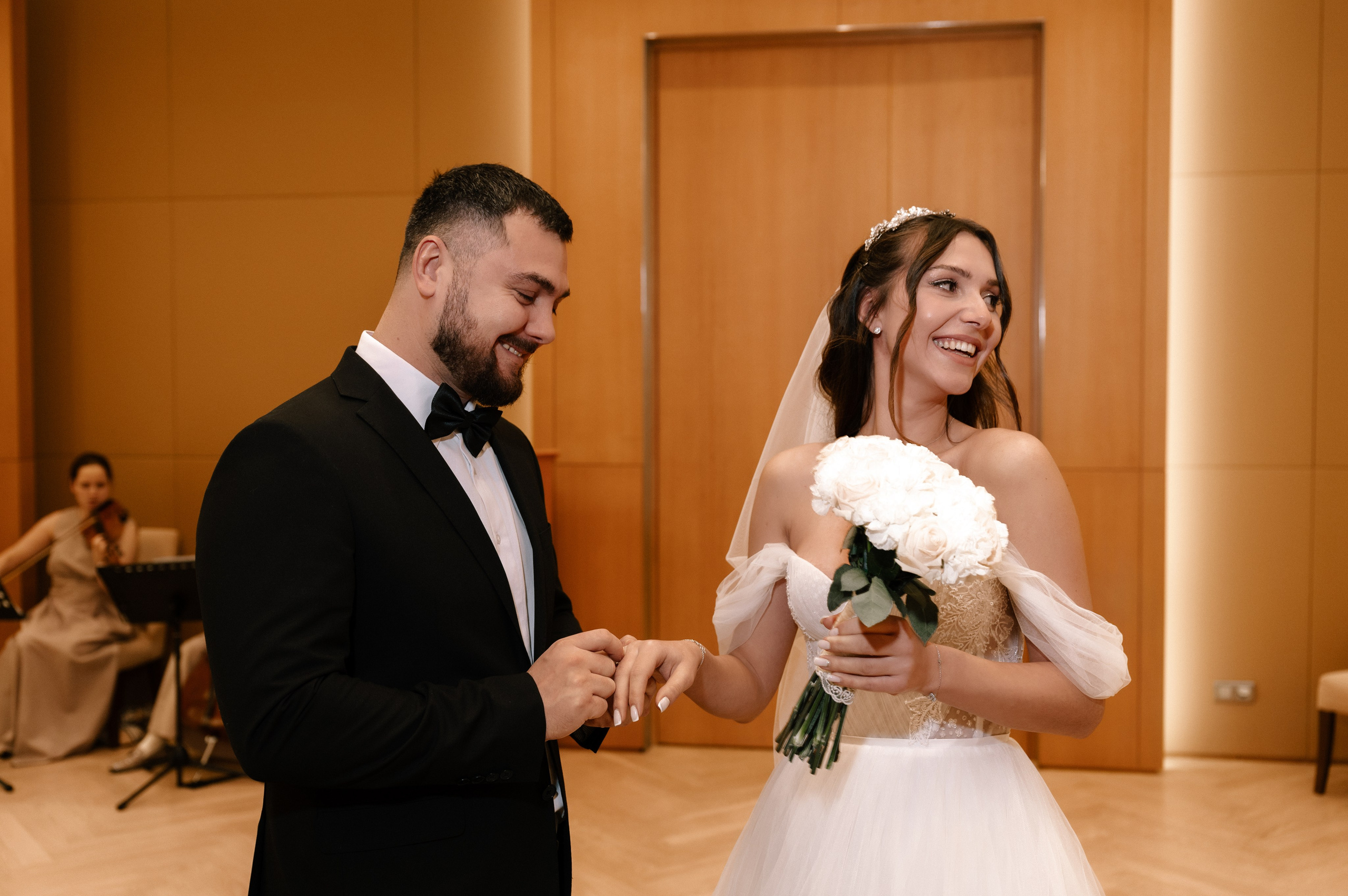 ЗАГС и прогулка. Свадебный фотограф в Москве Александр Белозерцев