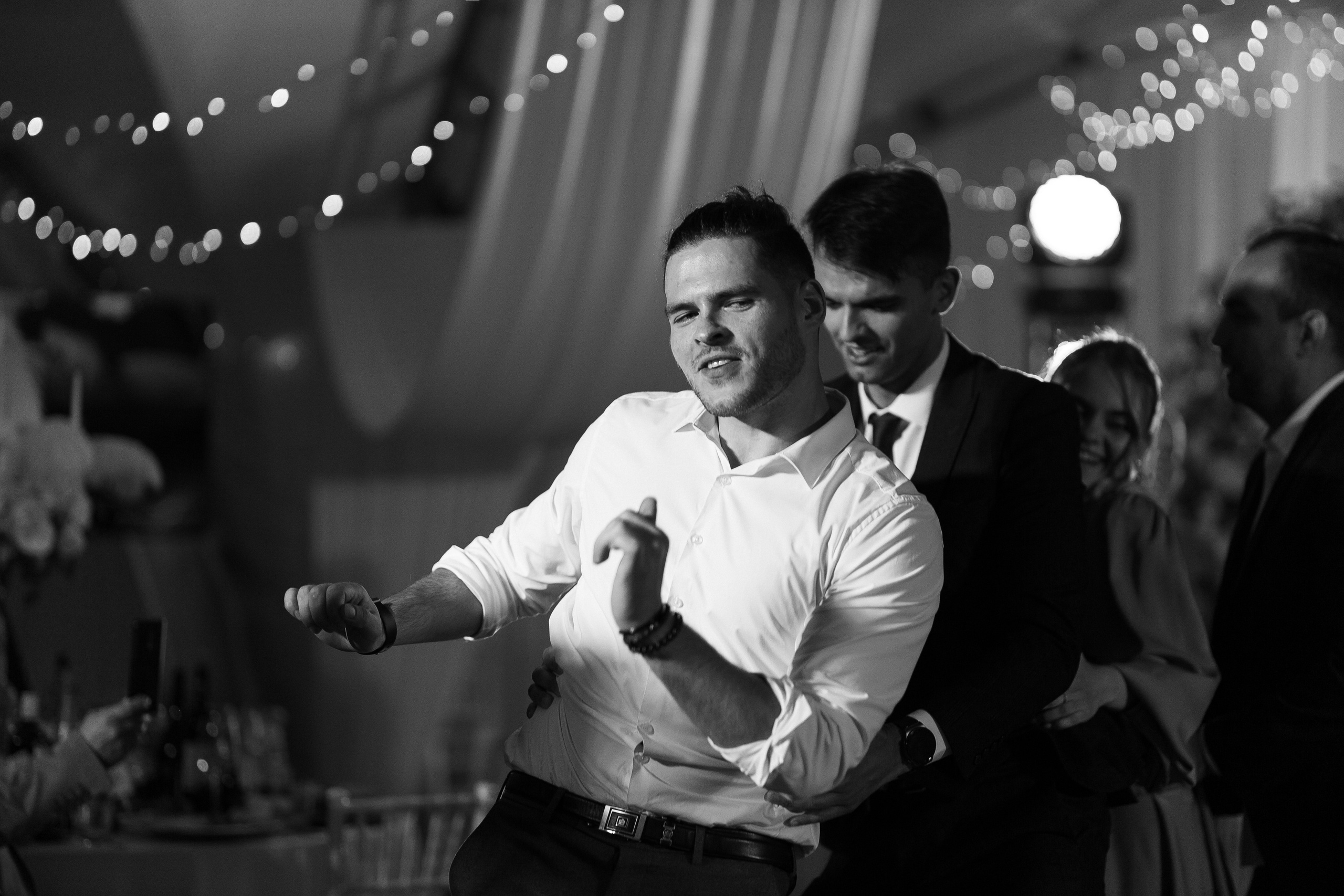 ···. Свадебный фотограф в Санкт-Петербурге Александра Чукавина