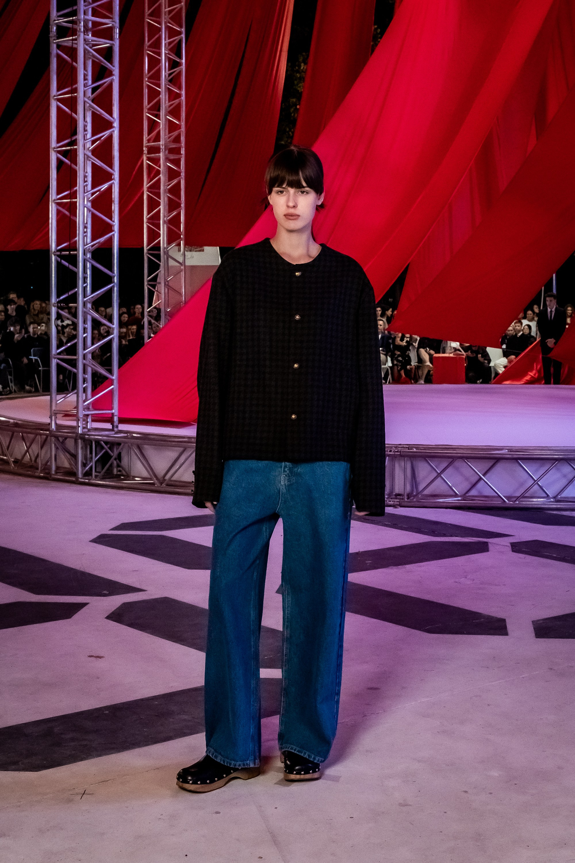 Показ Яндекс-маркет 04.09.2024. Фотосессии и репортаж — Фотограф в Москве — Рина Серёгина