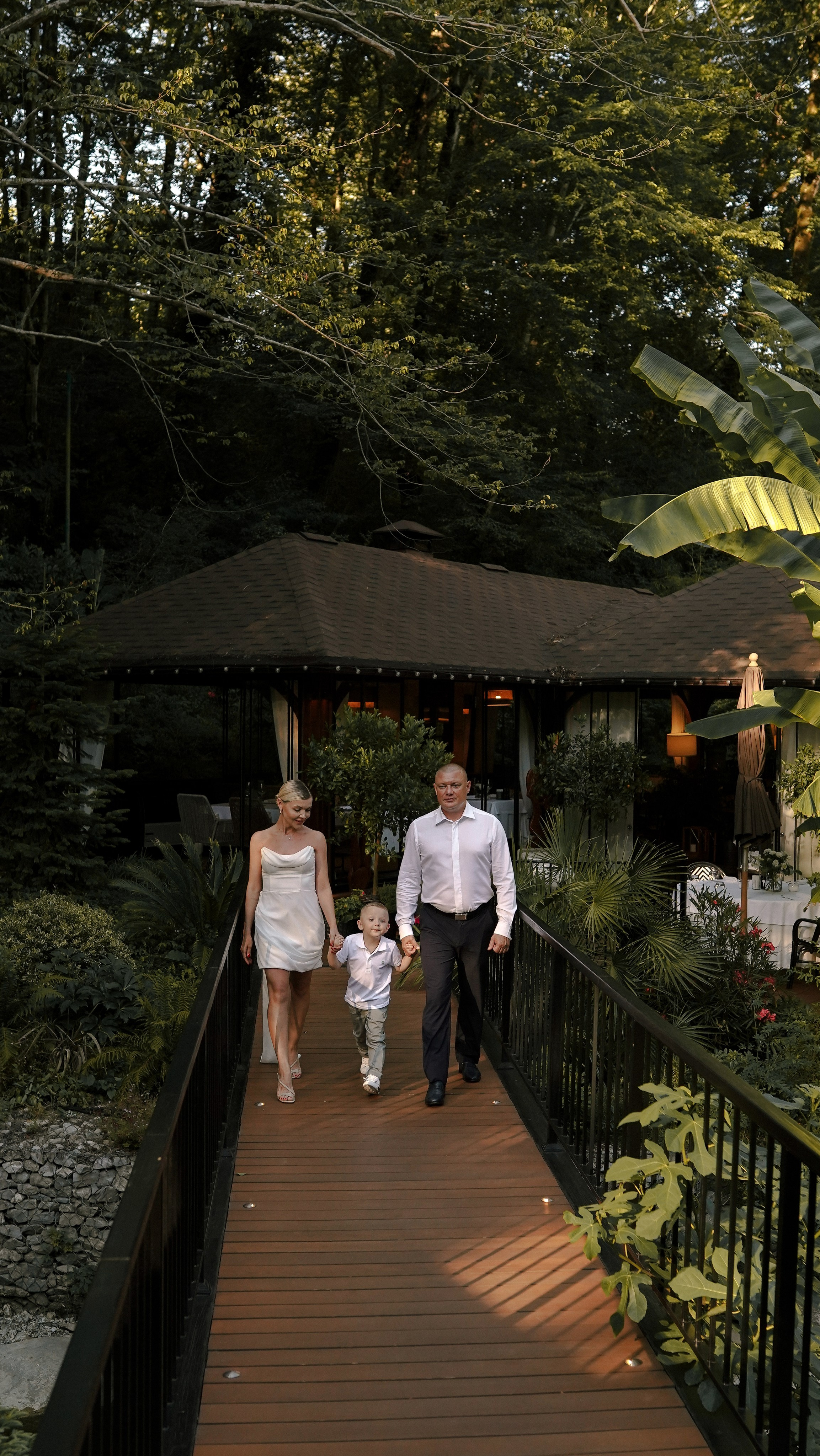 Мамай-Кале — Ресторан в лесу. Милана Довгаль - семейный фотограф и видеограф  в Адлере и Сочи