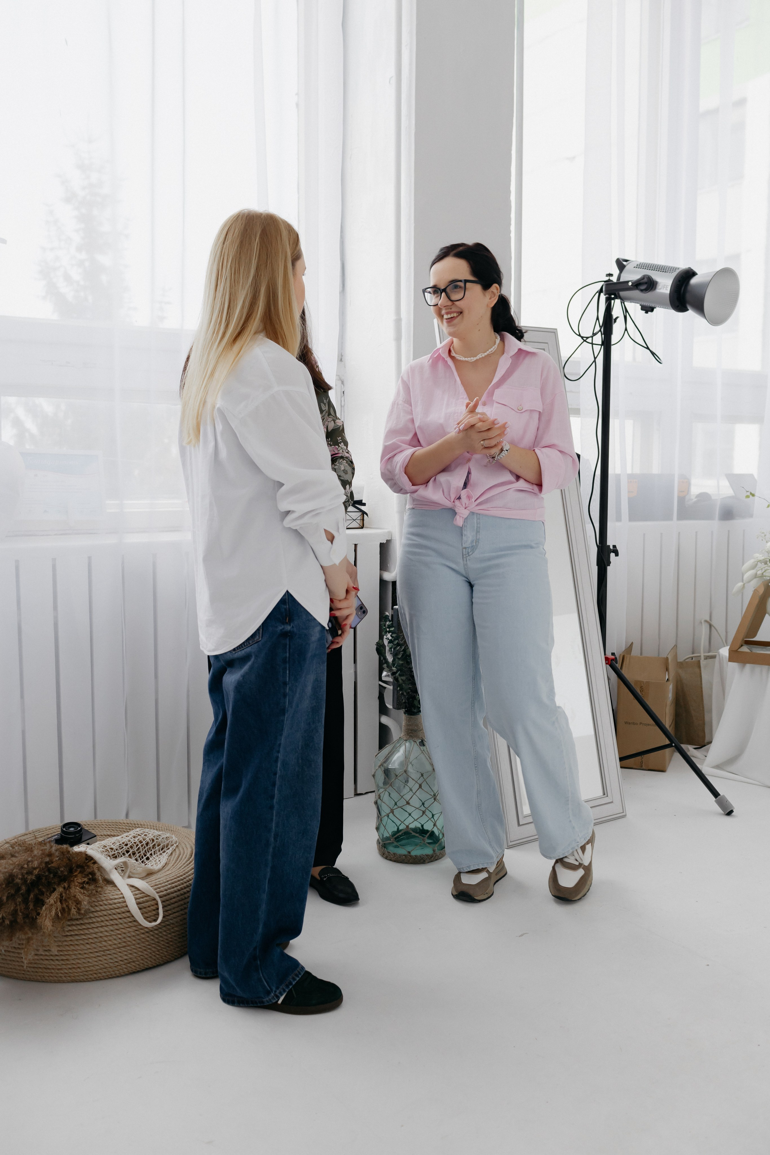 Девичник. Фотостудия «LIGHT ROOM», творческое пространство с полноценной кухонной зоной в Бресте
