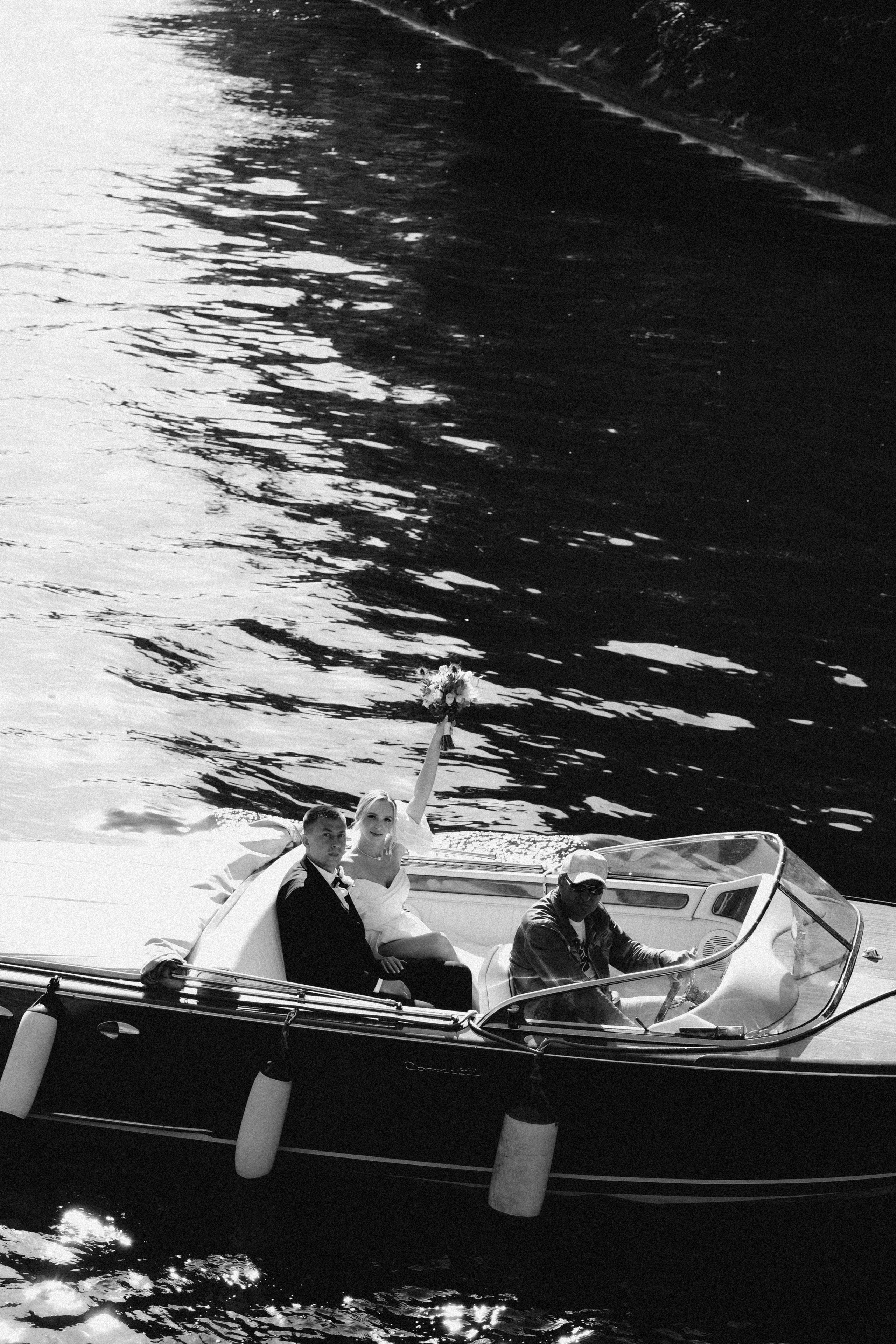 СВАДЕБГНАЯ ПРОГУЛКА ПО КАНАЛ САНКТ-ПЕТЕРБУРГА НА КАТЕРЕ. Профессиональный фотограф, Санкт-Петербург — Виктория Богомолова