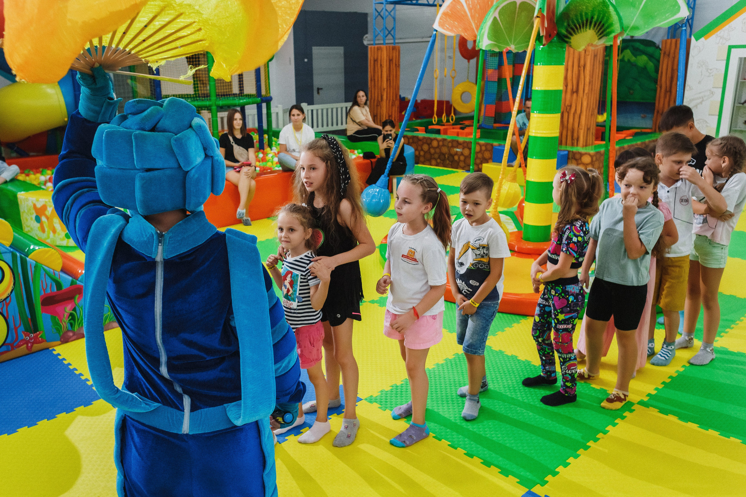 Волшебные моменты: детский праздник в игровой Клумба, Таганрог. Свадебный и семейный фотограф в Таганроге Бакарюк Антон
