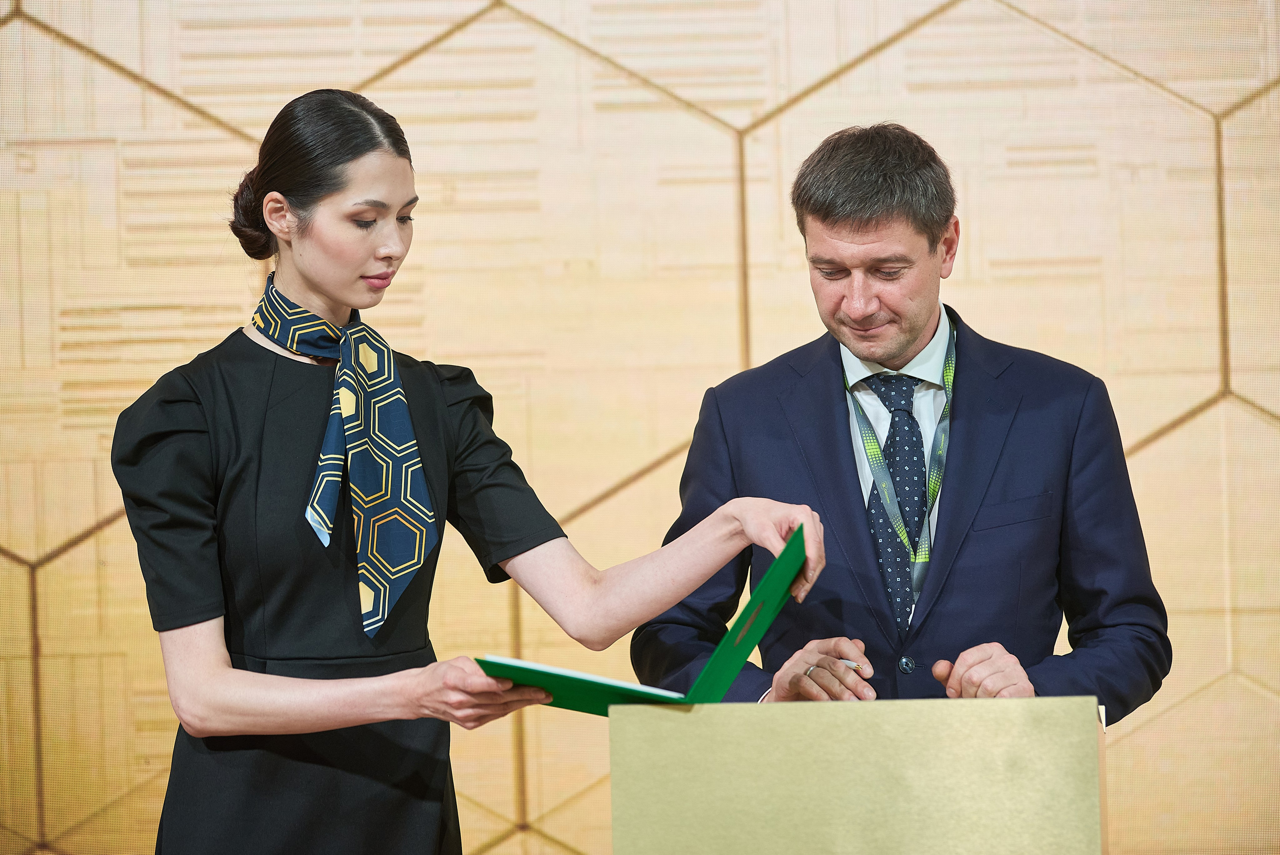 ПМЭФ- 2024 (Санкт-Петербург). Репортаж | фотосъемка в Москве и РФ | Фотограф Александр Емелькин