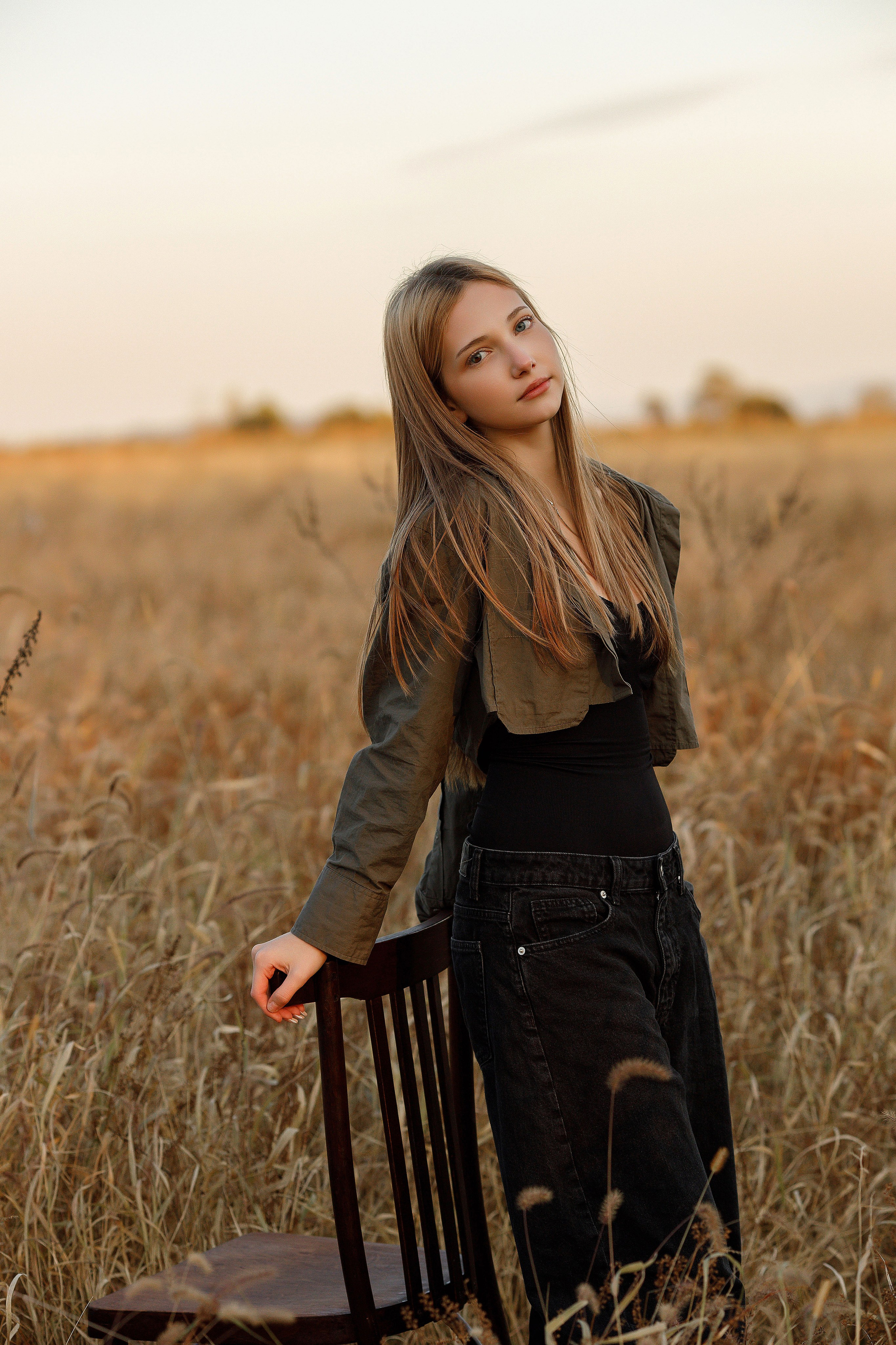 Осень 11 класс (съемка в поле). Photoalbum-vl.ru