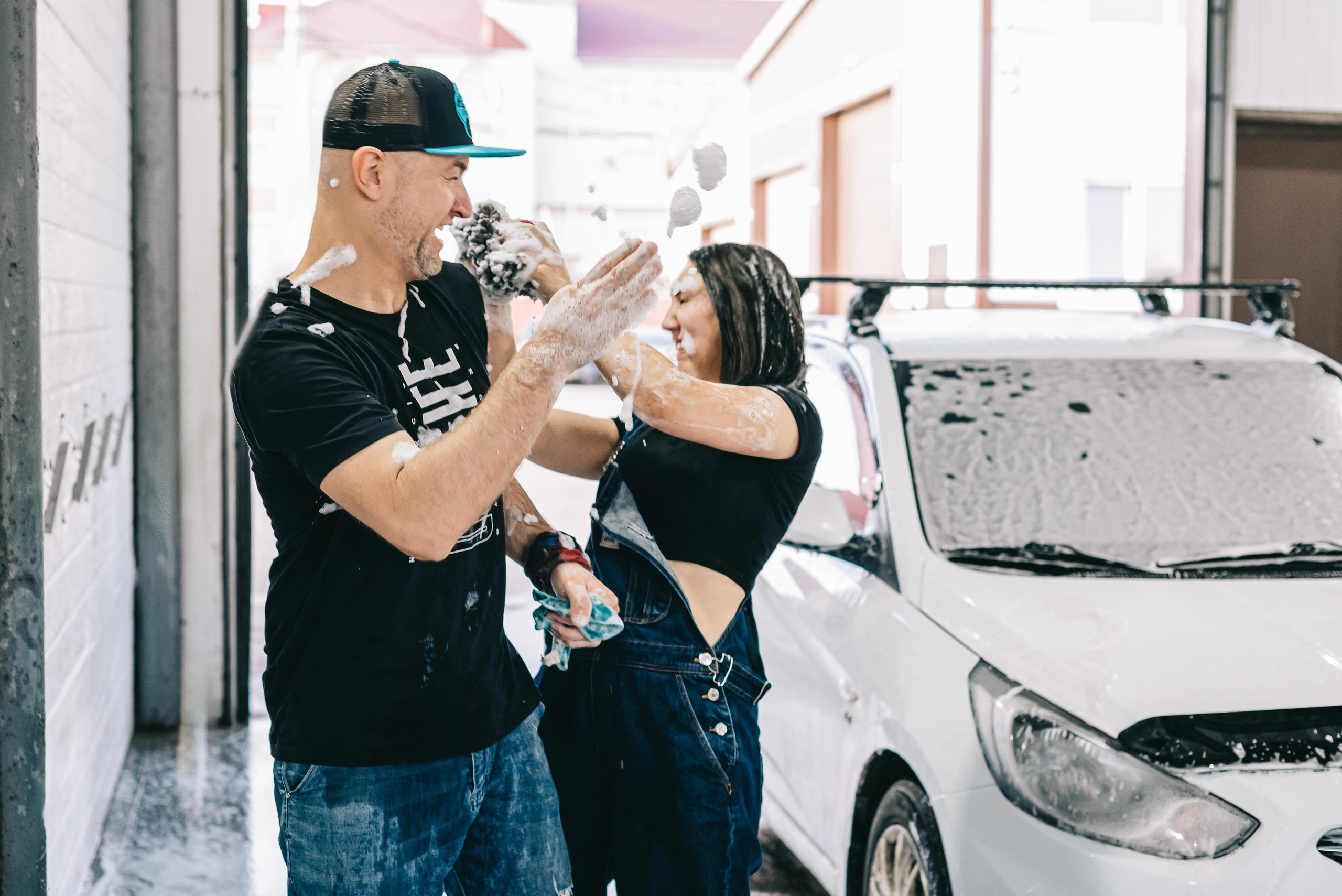 Love Story фотосессия на автомойке Кемерово