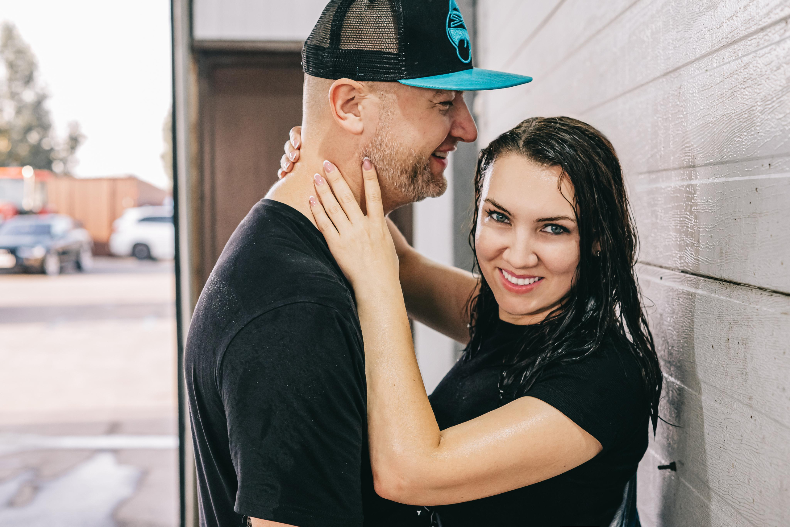 Love Story фотосессия на автомойке Кемерово