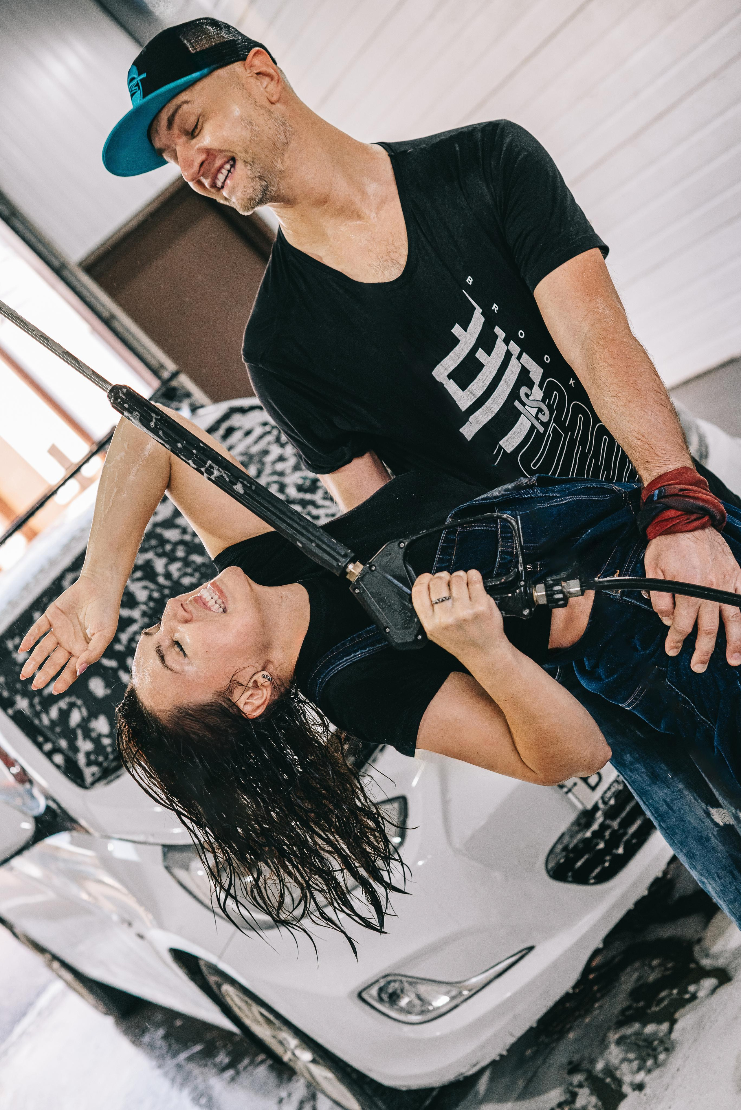 Love Story фотосессия на автомойке Кемерово