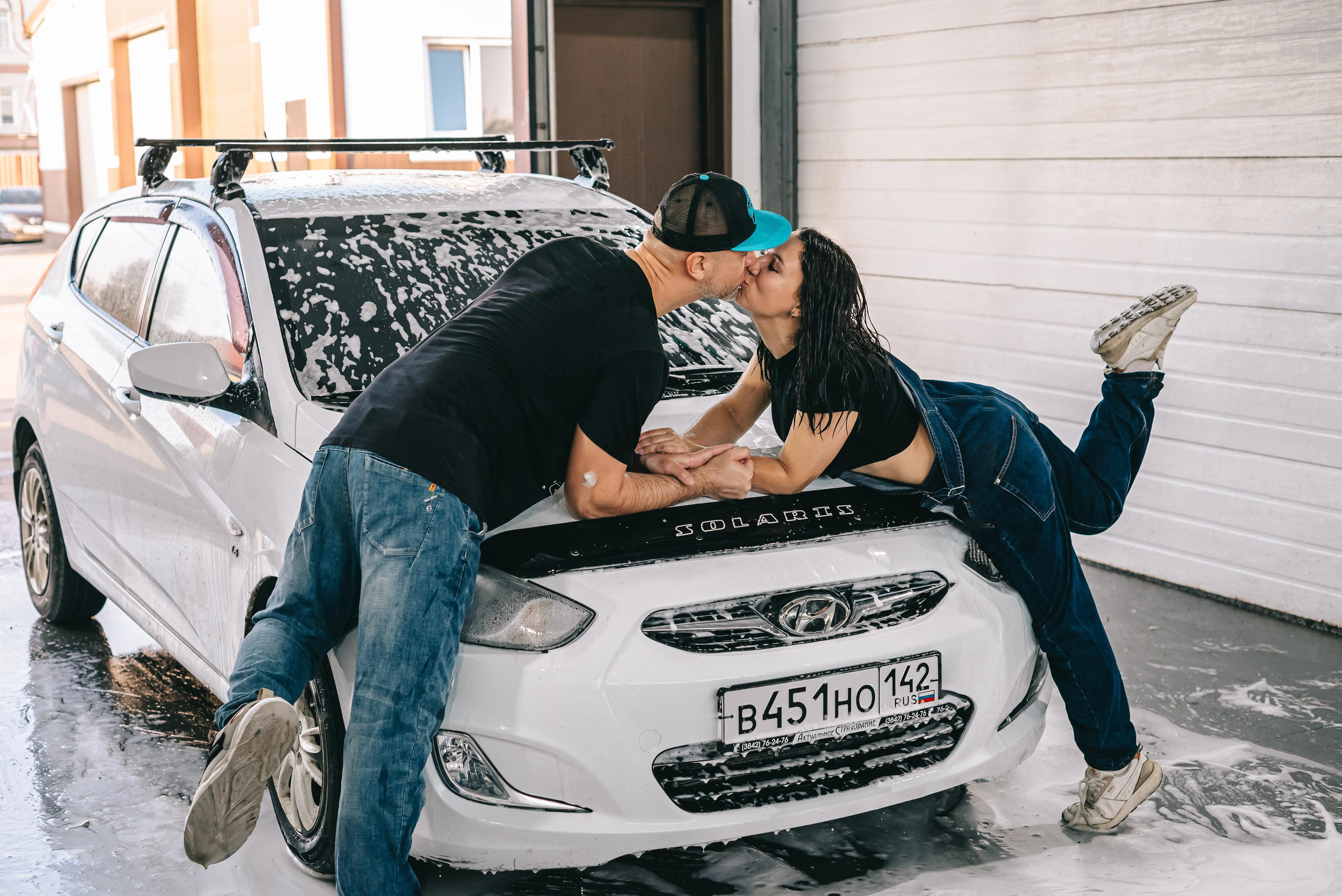 Love Story фотосессия на автомойке Кемерово